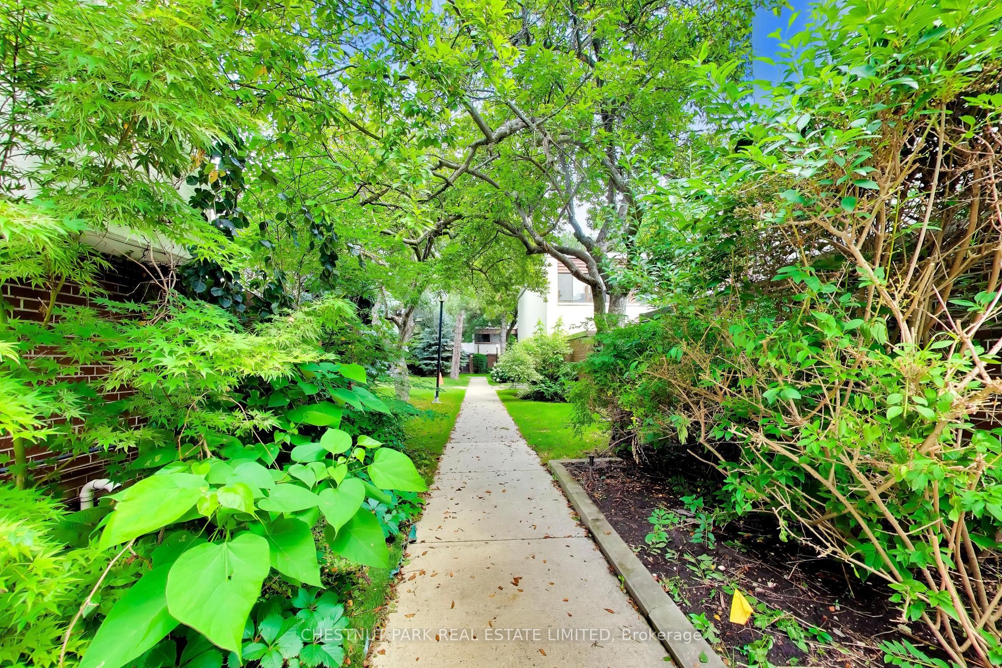396 Woodsworth Road 57, Toronto, ON M2L 2T9 photo 3