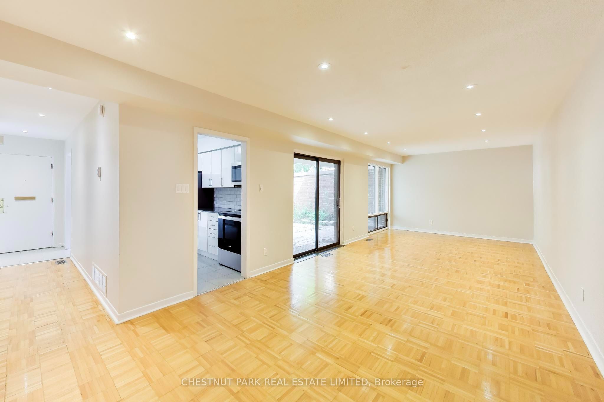 396 Woodsworth Road 57, Toronto, ON M2L 2T9 photo 5