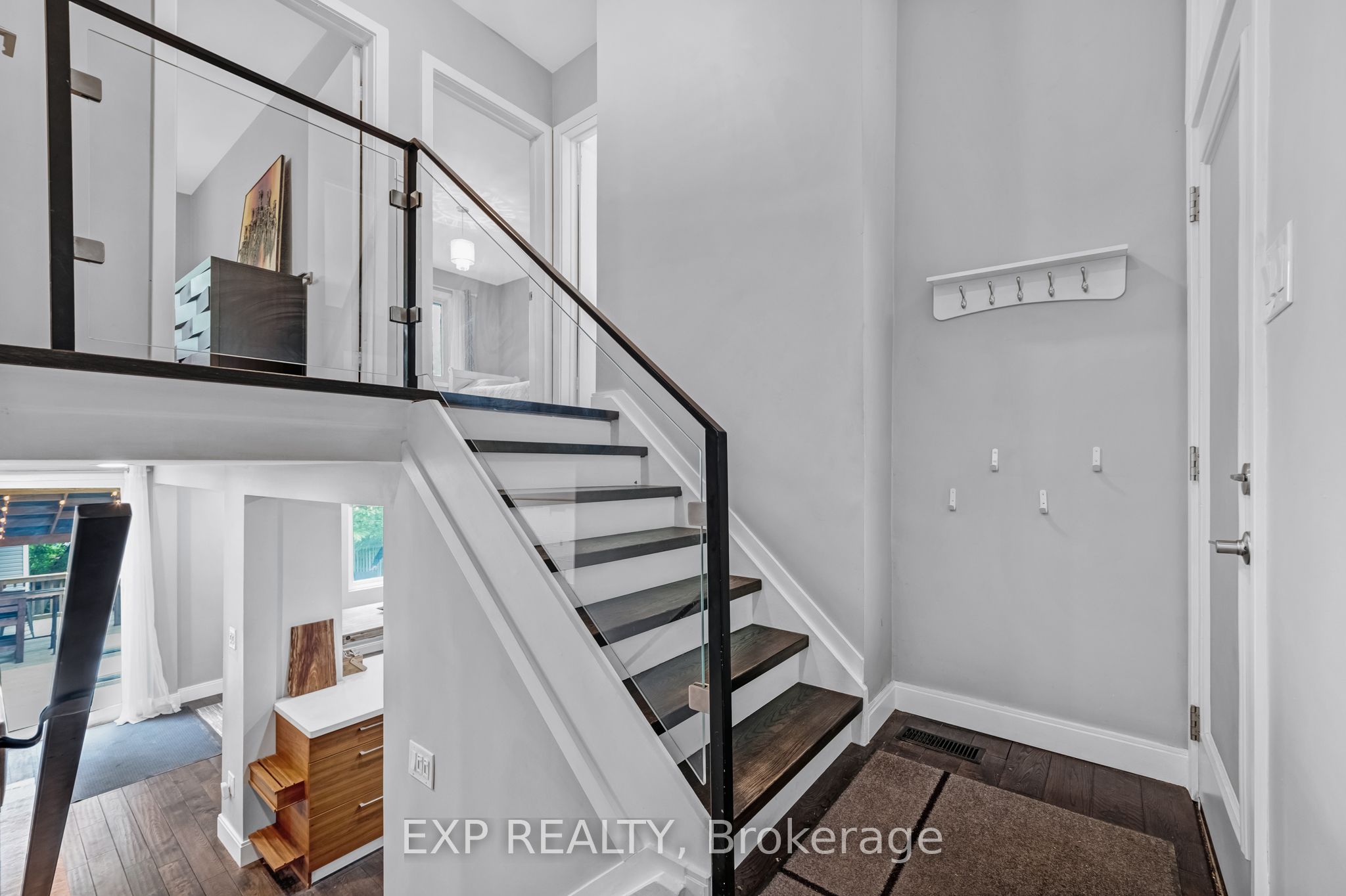 160 Cottonwood Drive, Toronto, ON M3C 2B4 photo 4