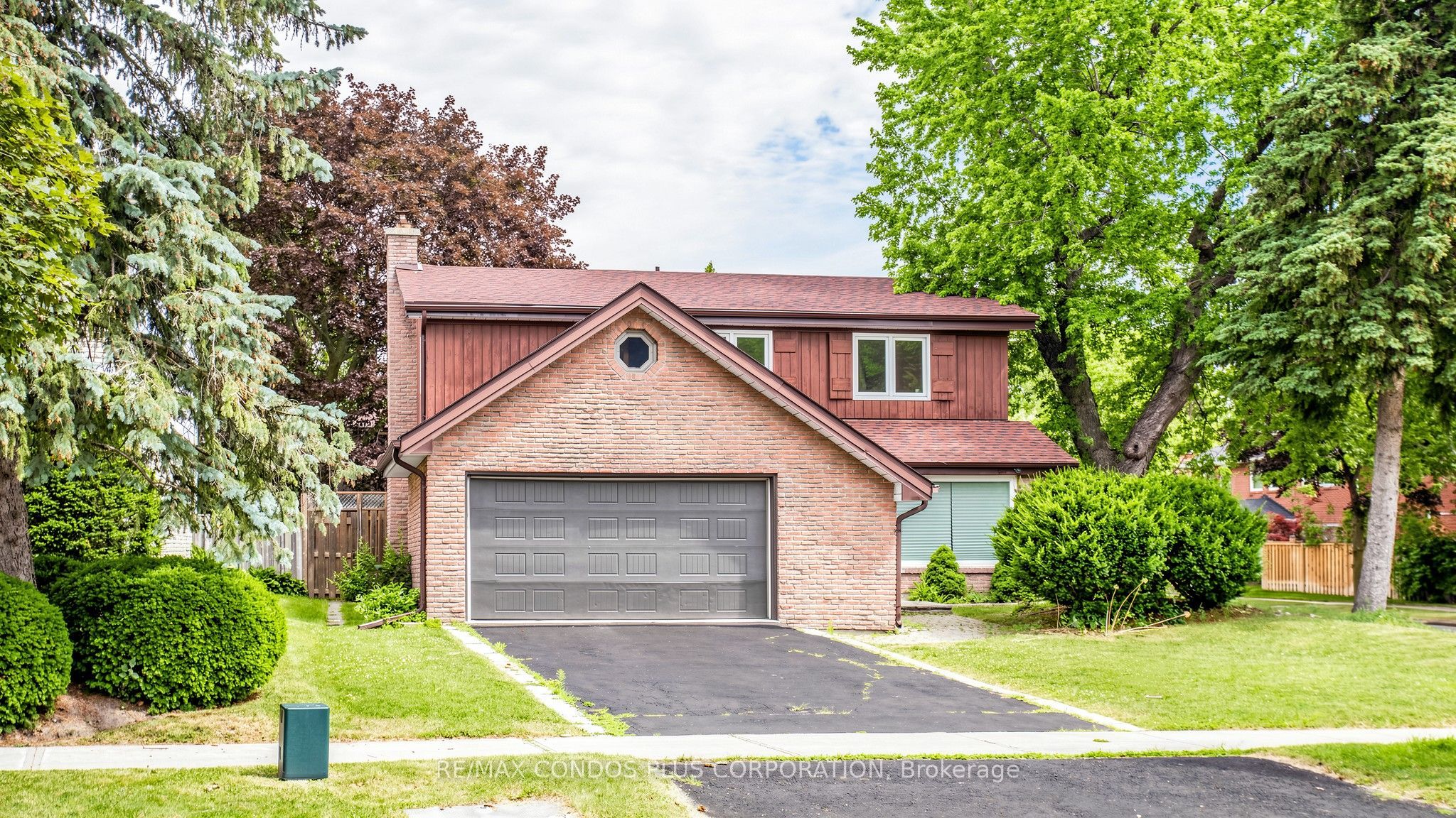 22 Denlow Boulevard, Toronto, ON M3B 1P4 photo 3