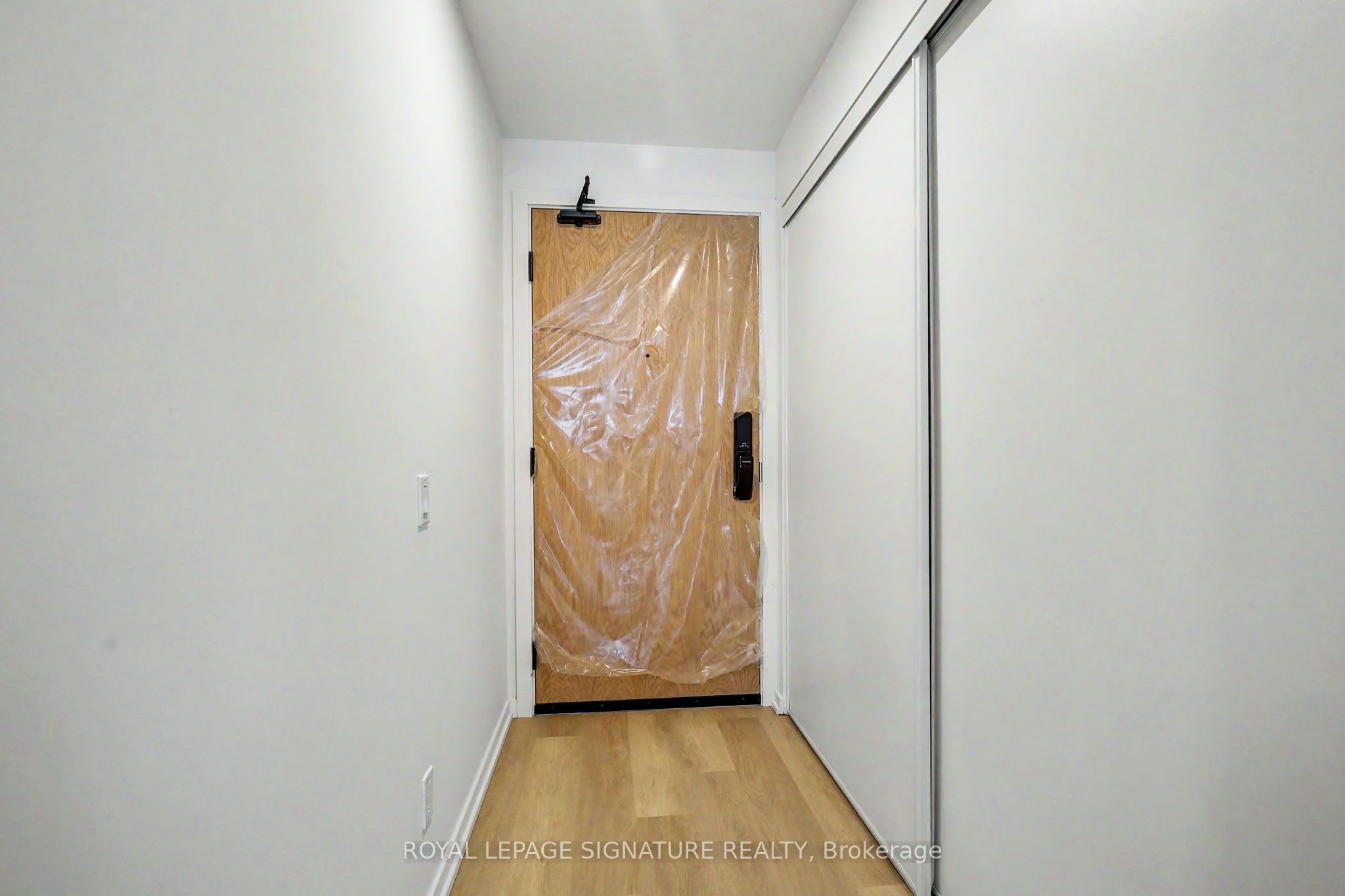 109 Erskine Avenue 1610, Toronto, ON M4P 0G6 photo 2
