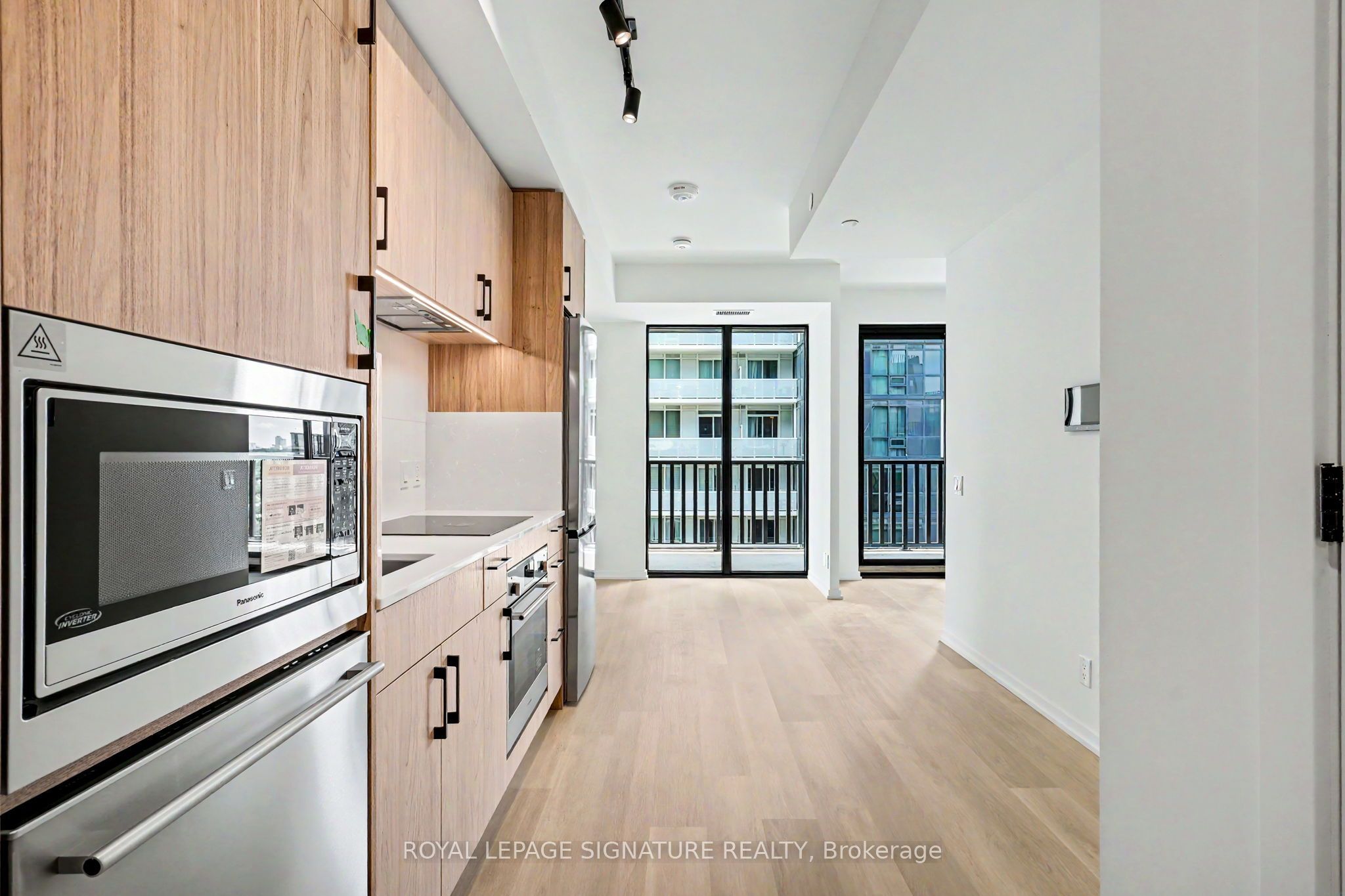 109 Erskine Avenue 1610, Toronto, ON M4P 0G6 photo 4