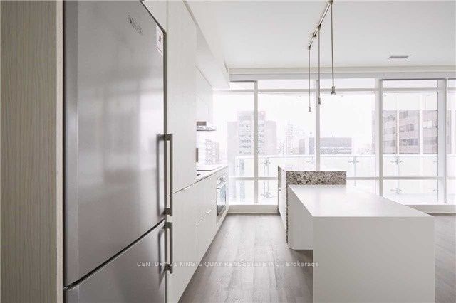 1 Bloor Street E 4010, Toronto, ON M4W 1A9 photo 4