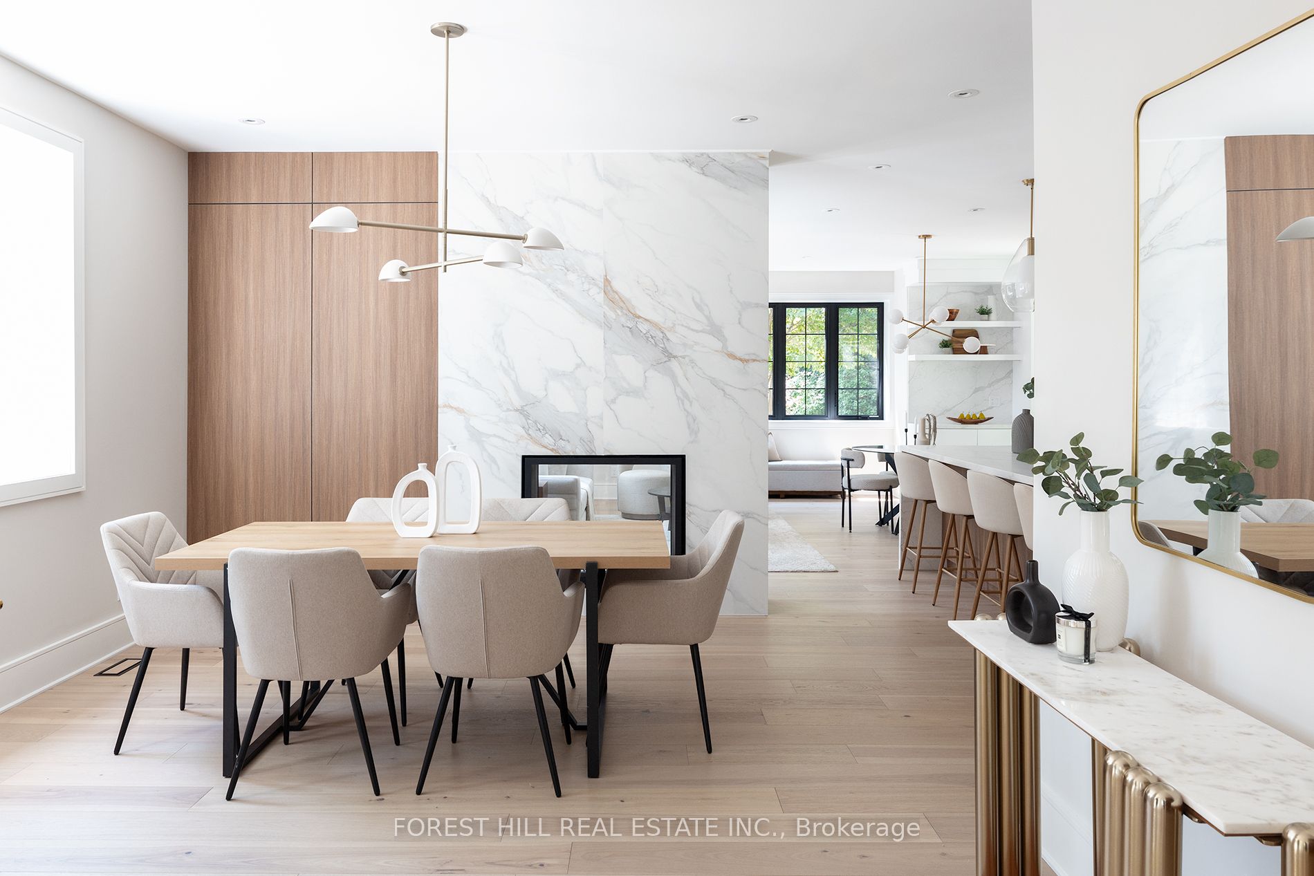 52 Roxborough Drive, Toronto, ON M4W 1X1
