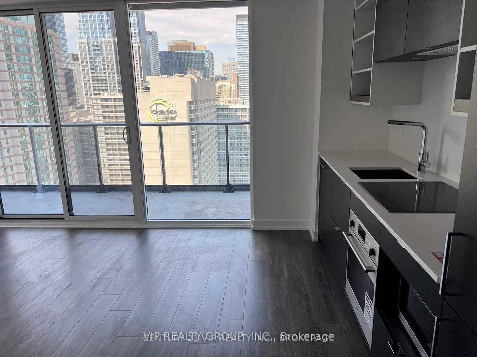 20 Edward Street 2201, Toronto, ON M5G 0C5 photo 3