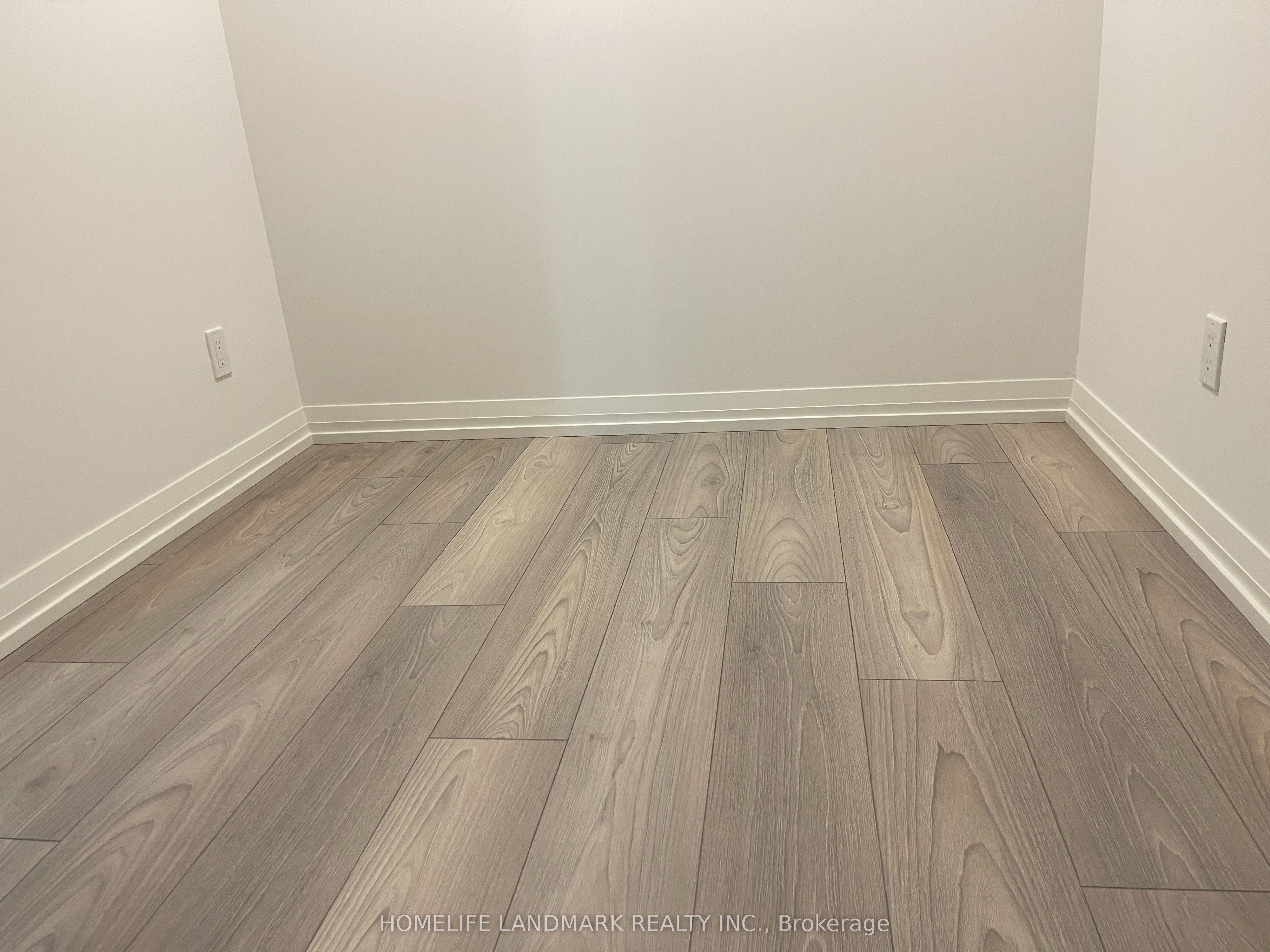 400 King Street W 604, Toronto, ON M5V 0X8