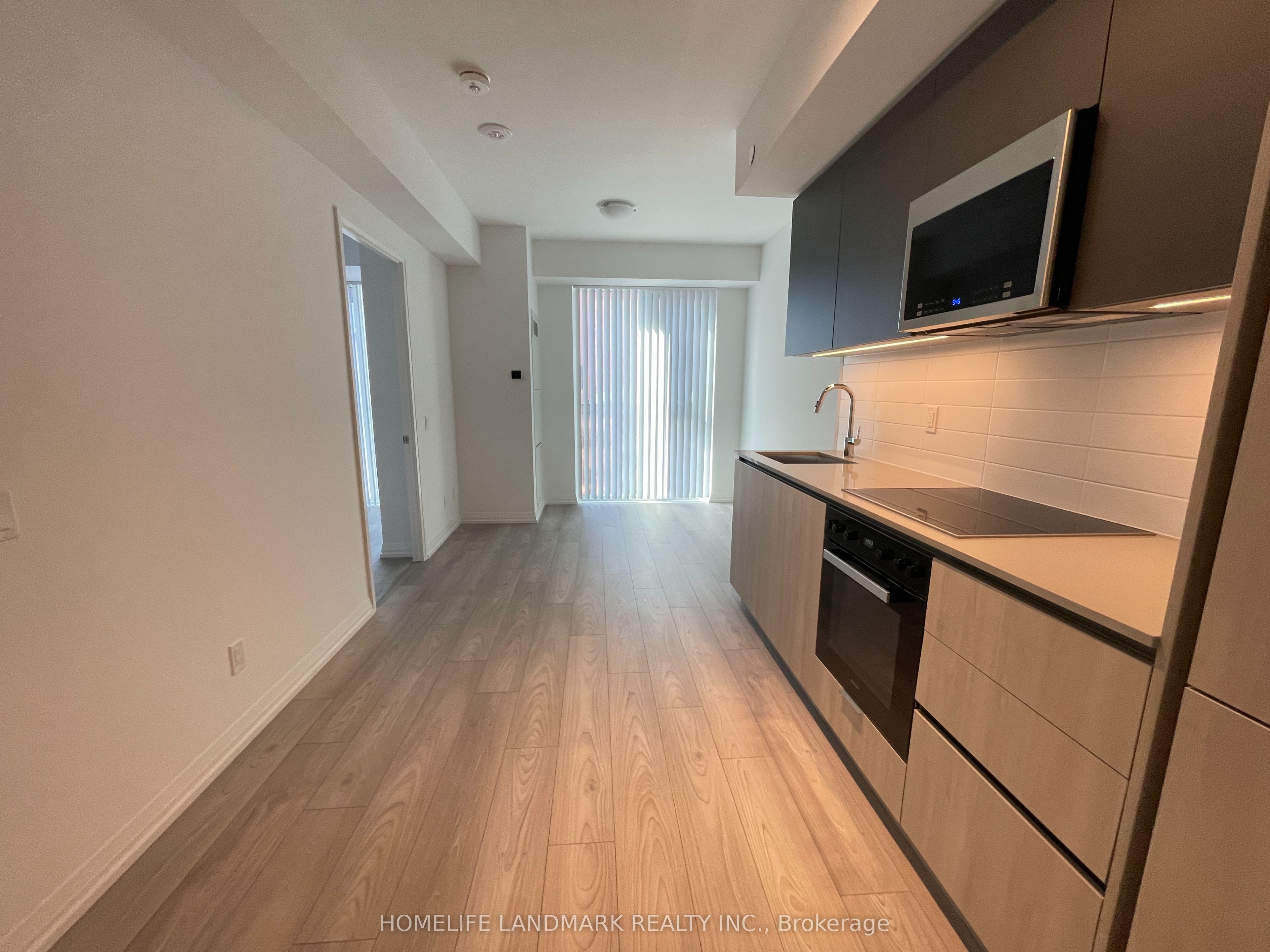 400 King Street W 604, Toronto, ON M5V 0X8 photo 3
