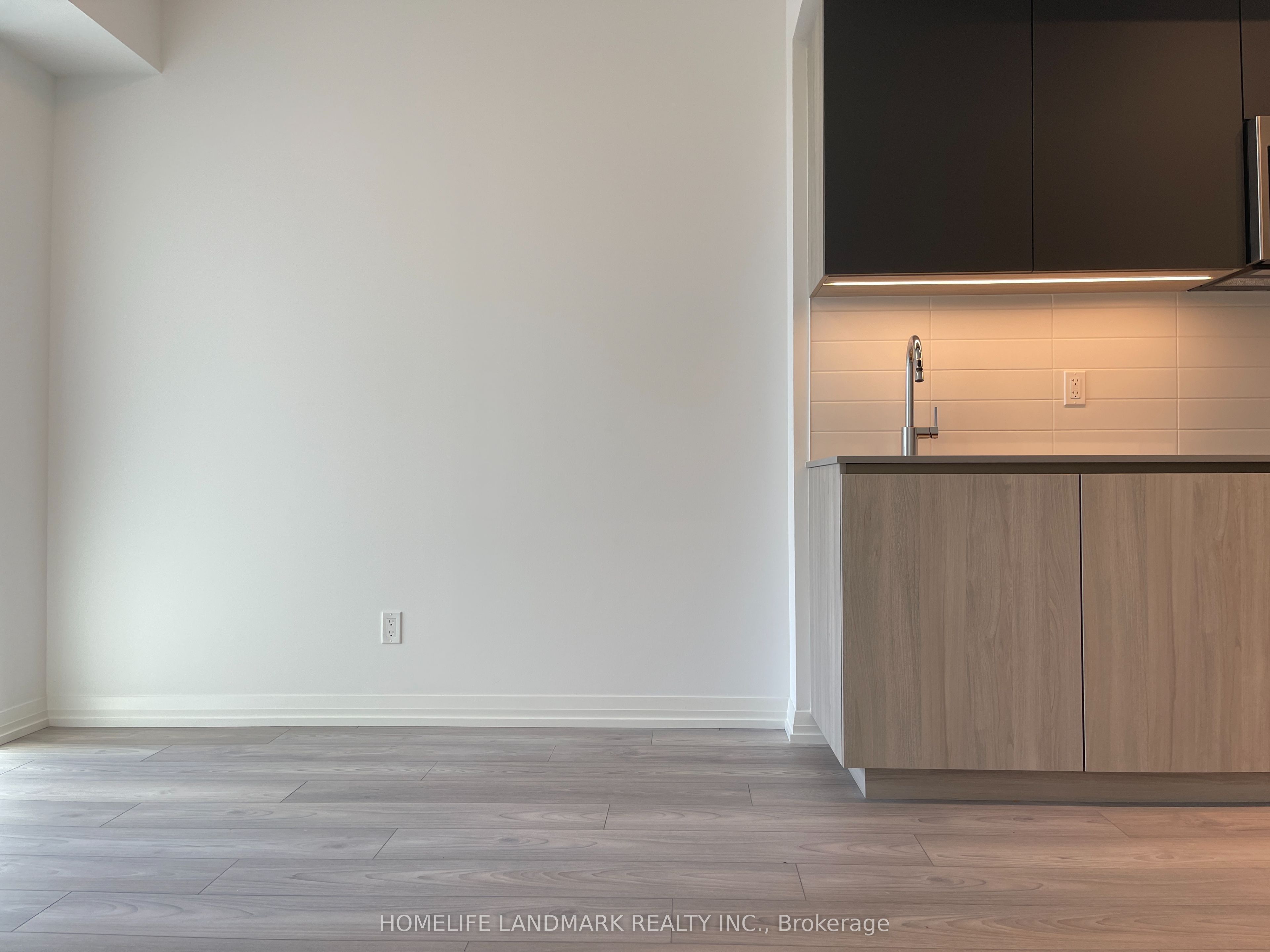 400 King Street W 604, Toronto, ON M5V 0X8 photo 5