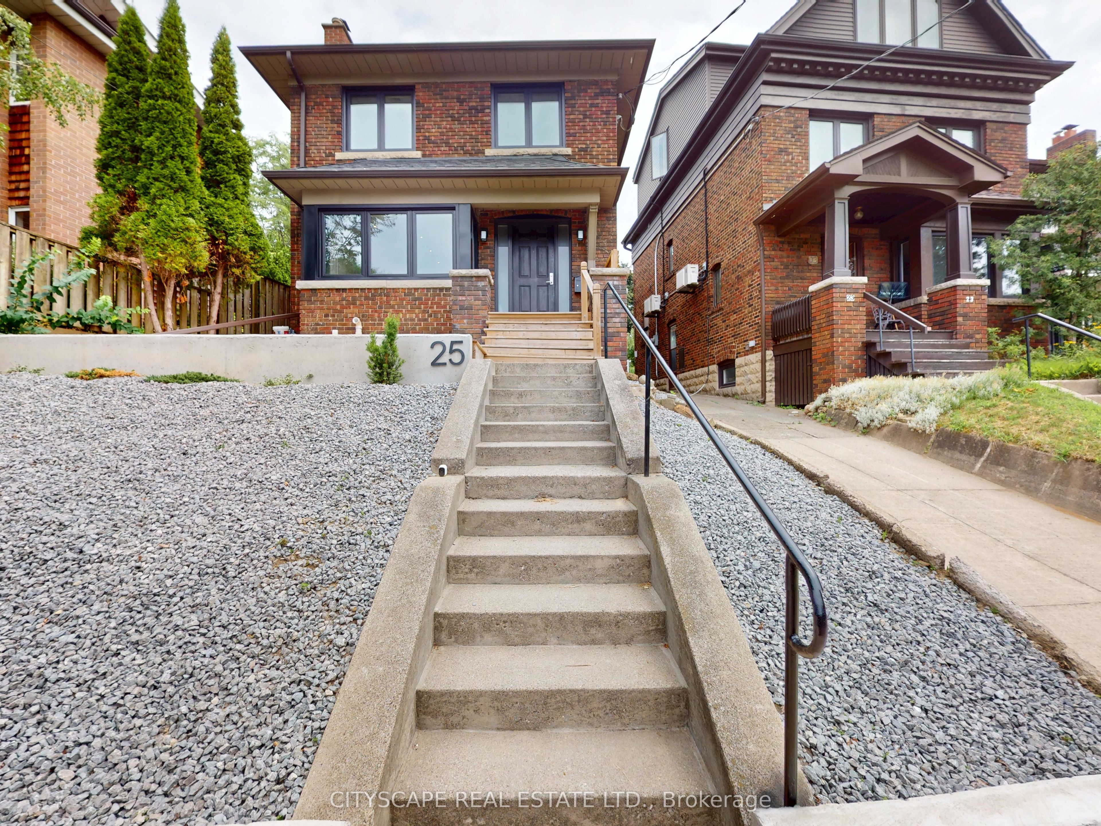 25 Oswald Crescent, Toronto, ON M4S 2H5