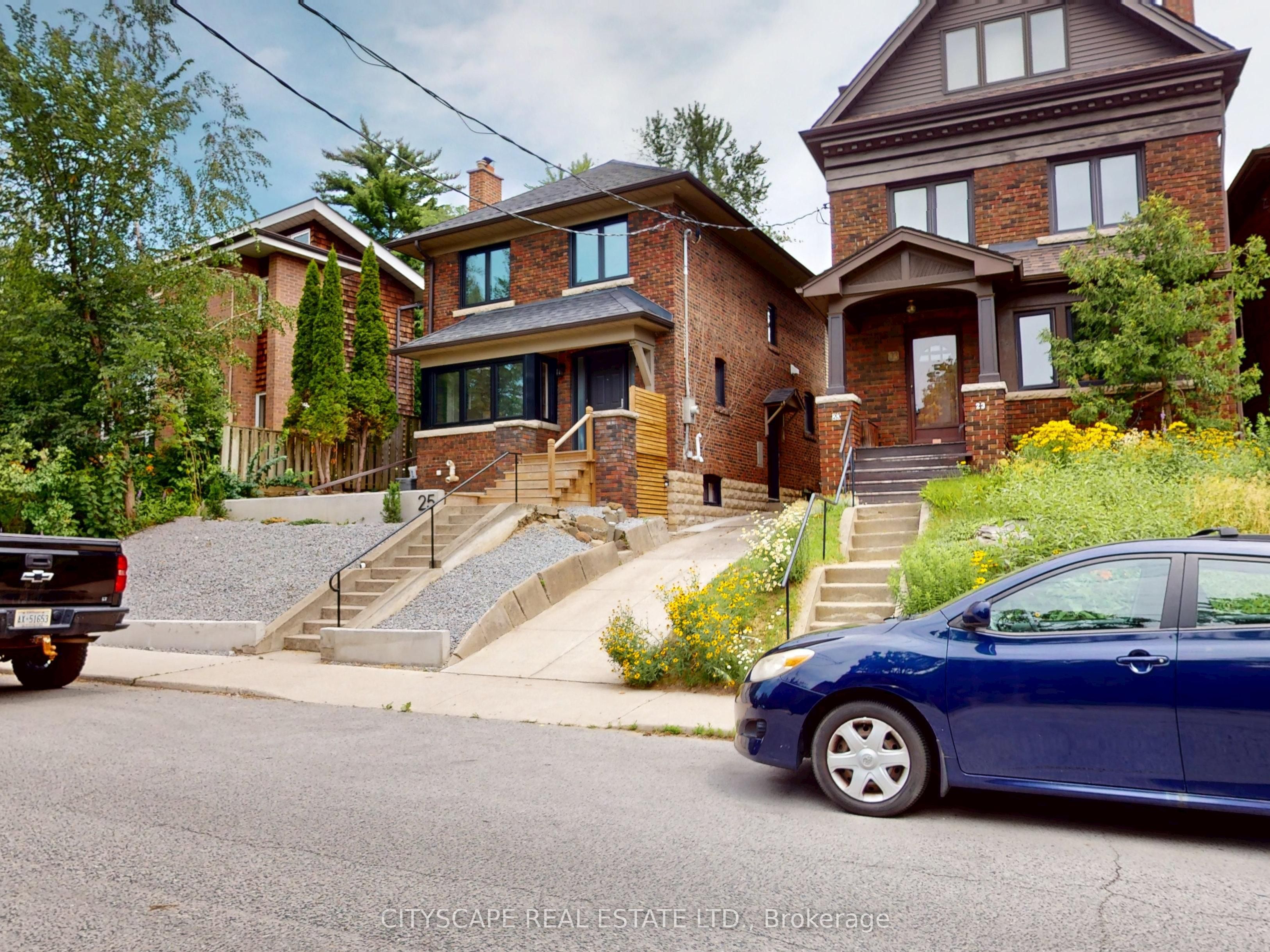 25 Oswald Crescent, Toronto, ON M4S 2H5 photo 2