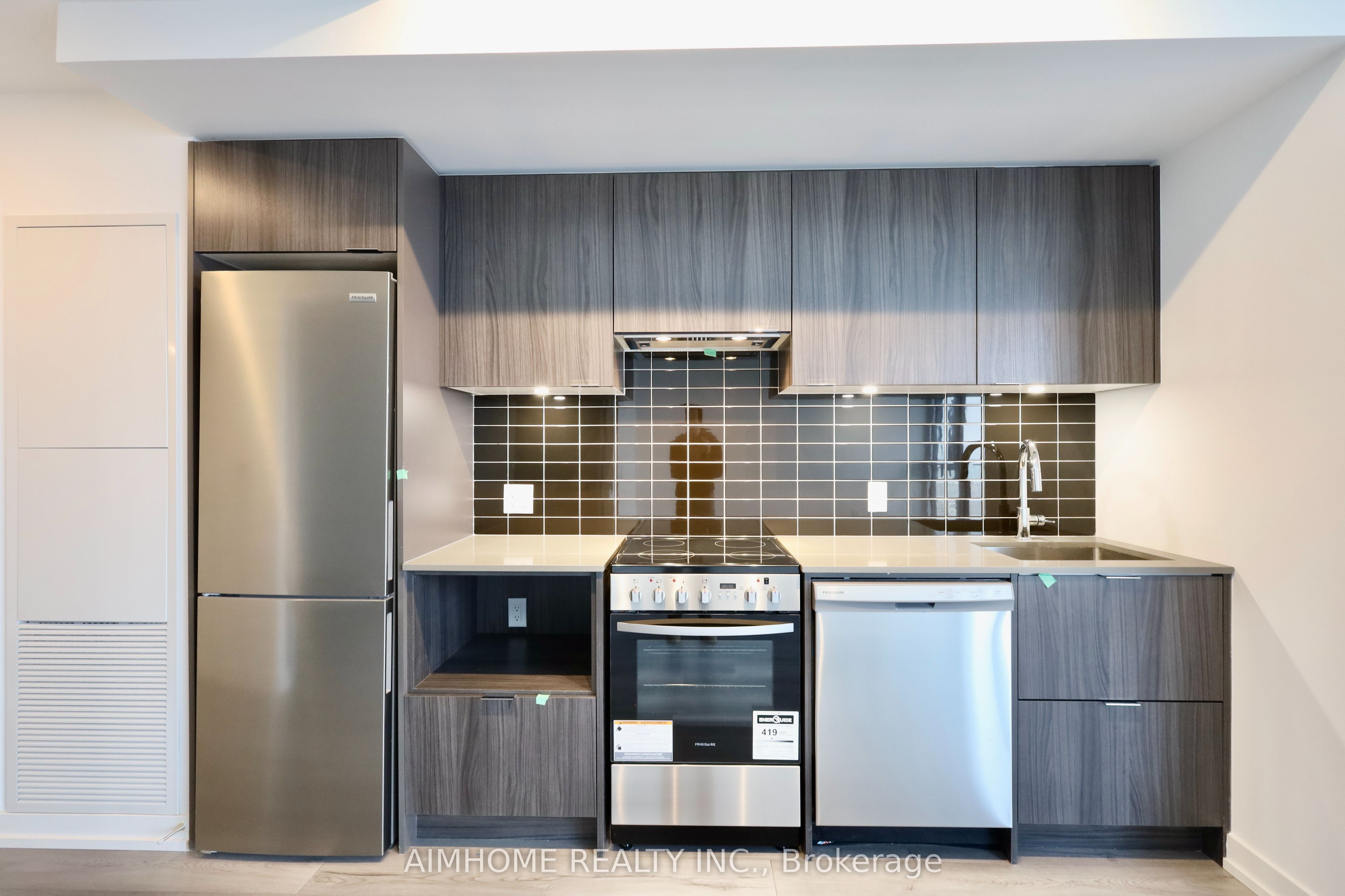 395 Bloor Street E 4805, Toronto, ON M4W 0B4 photo 2