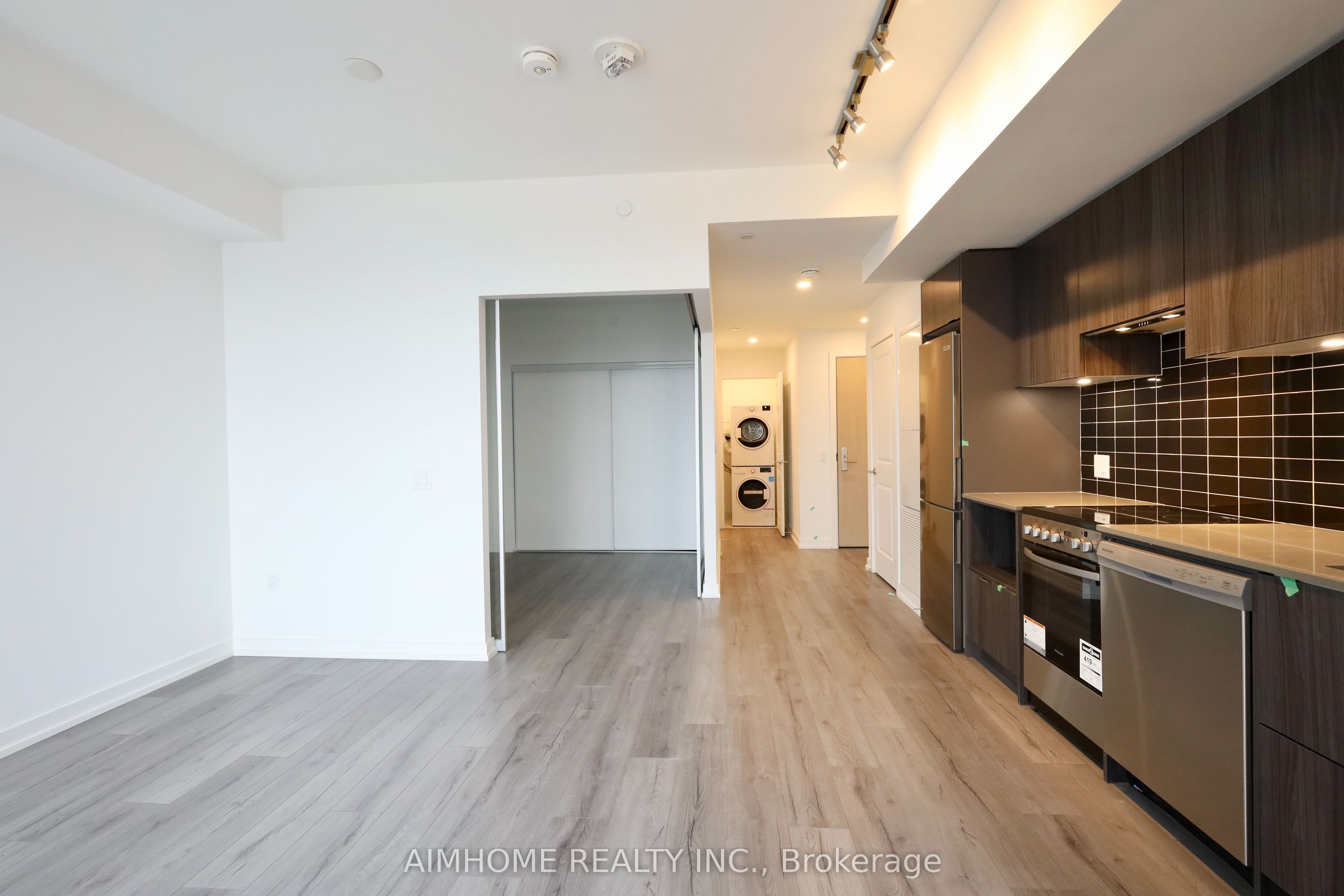 395 Bloor Street E 4805, Toronto, ON M4W 0B4 photo 4