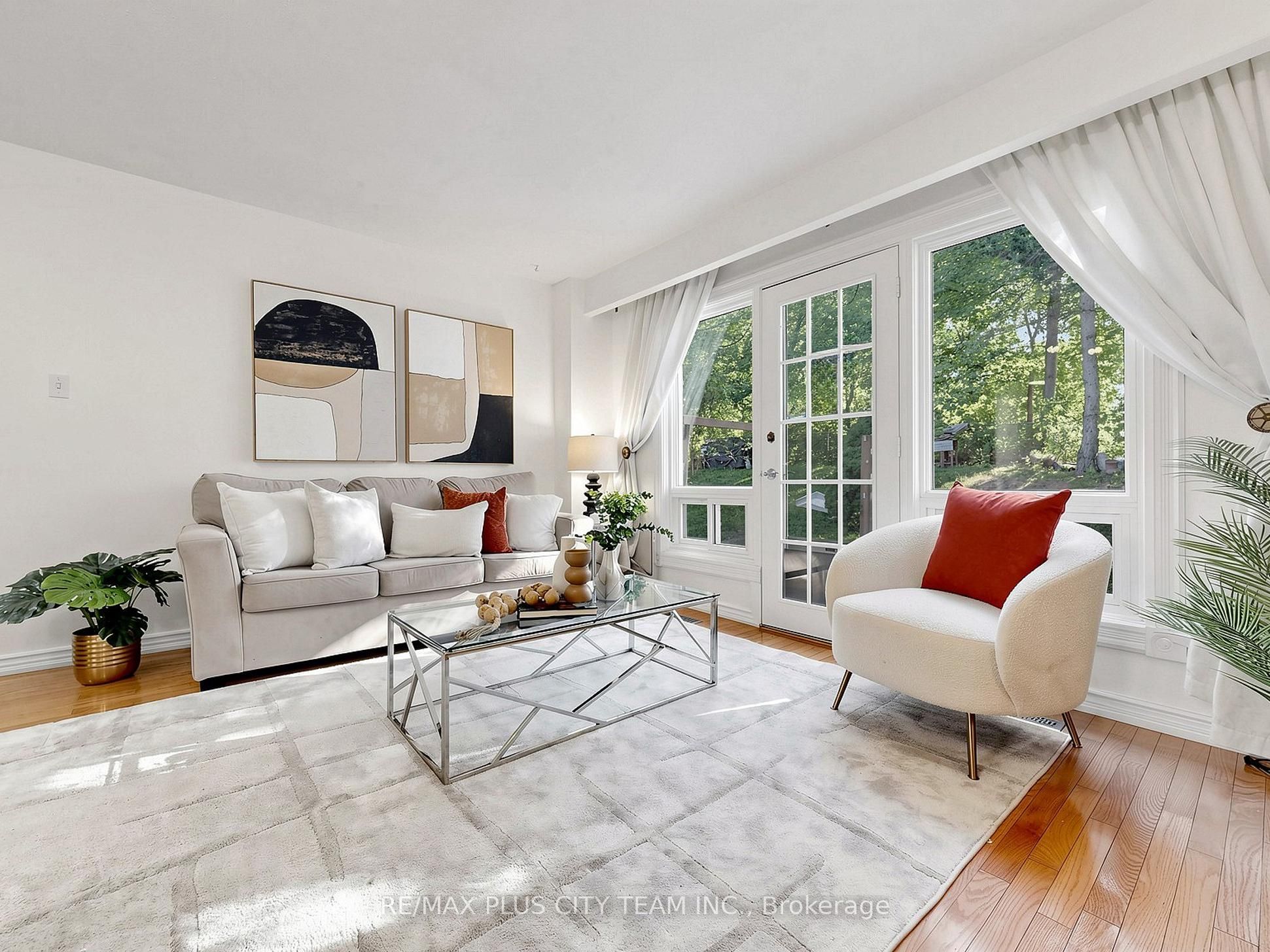 60 Tangle Briar Way, Toronto, ON M2J 2M4 photo 2