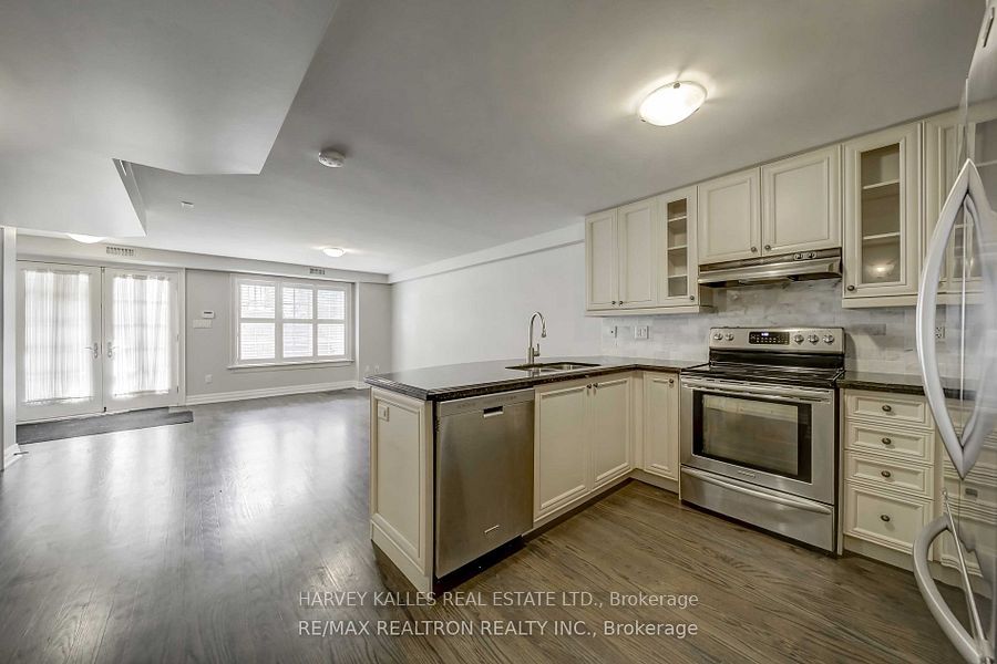384 Spadina Road Lower, Toronto, ON M5P 2V9 photo 4