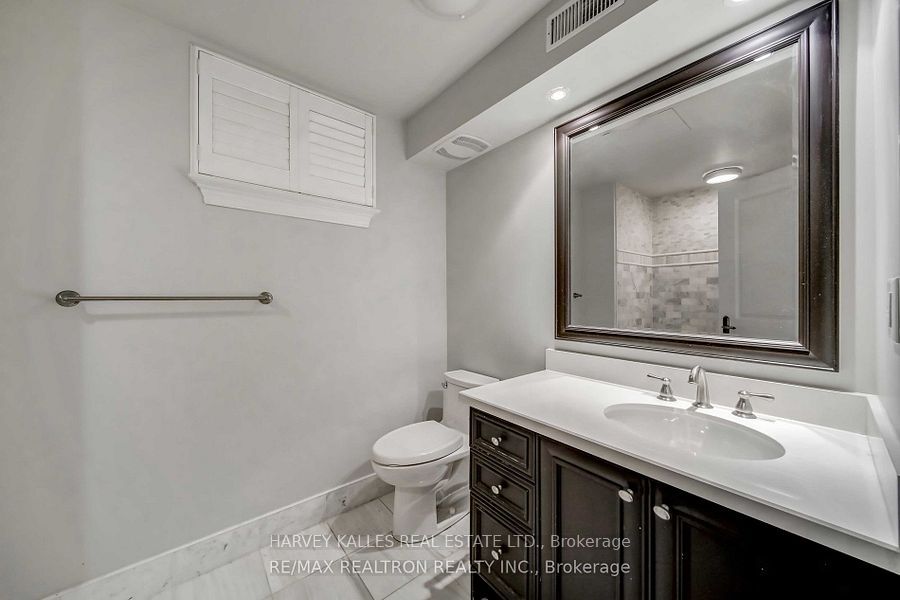 384 Spadina Road Lower, Toronto, ON M5P 2V9 photo 5