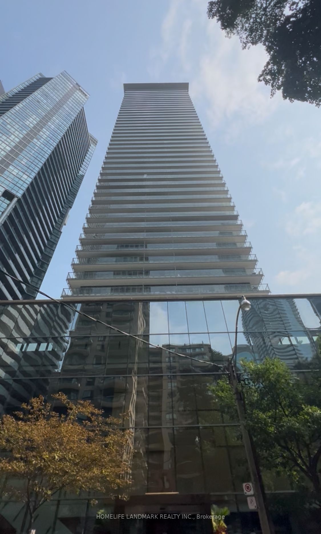 33 Charles Street E 1604, Toronto, ON M4S 0A2 photo 2
