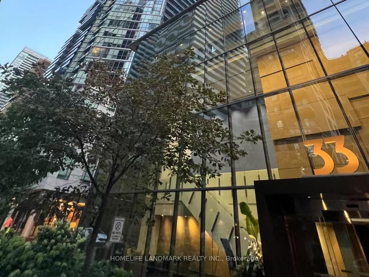 33 Charles Street E 1604, Toronto, ON M4S 0A2 photo 3