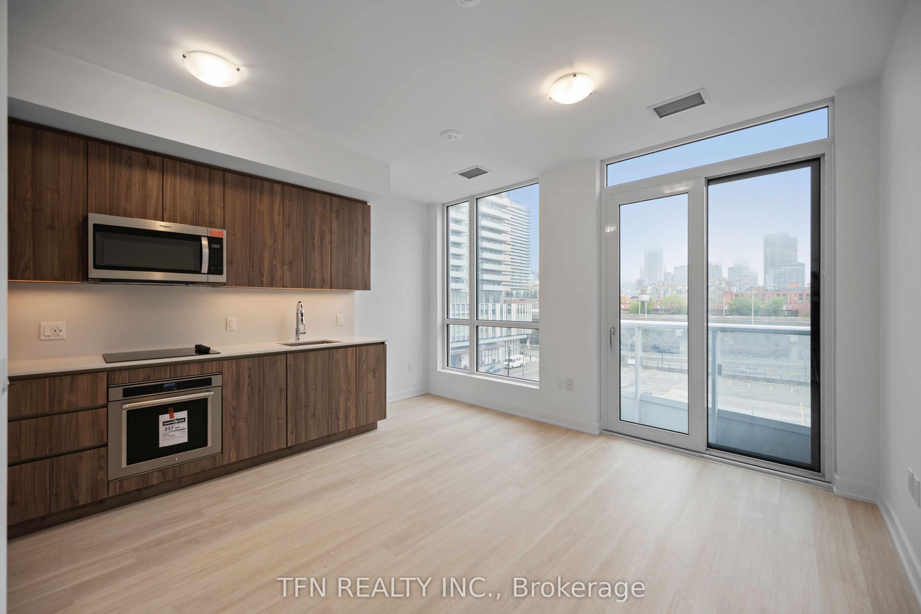 15 Richardson Street 504, Toronto, ON M5A 0Y5 photo 2