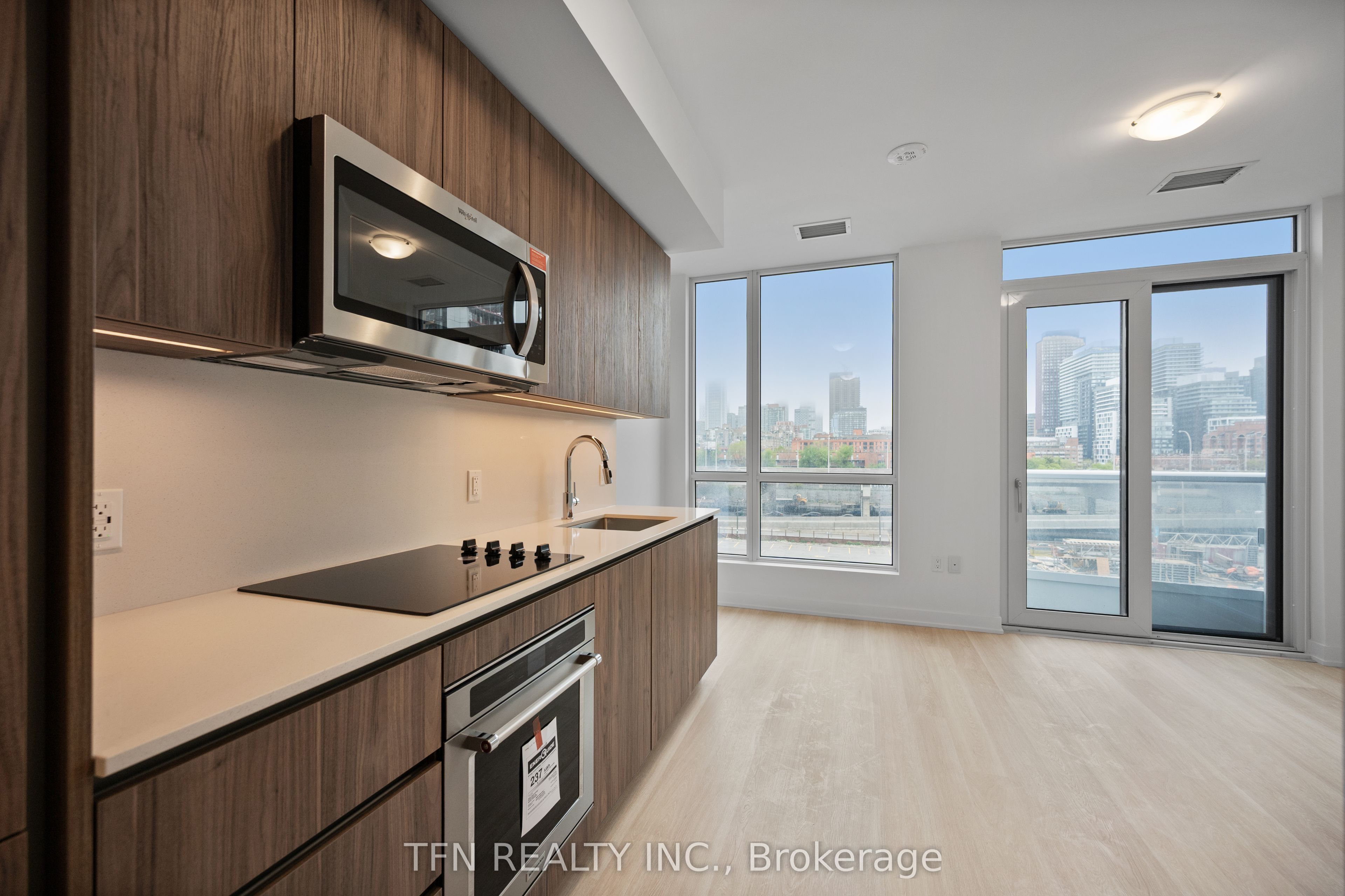 15 Richardson Street 504, Toronto, ON M5A 0Y5 photo 3