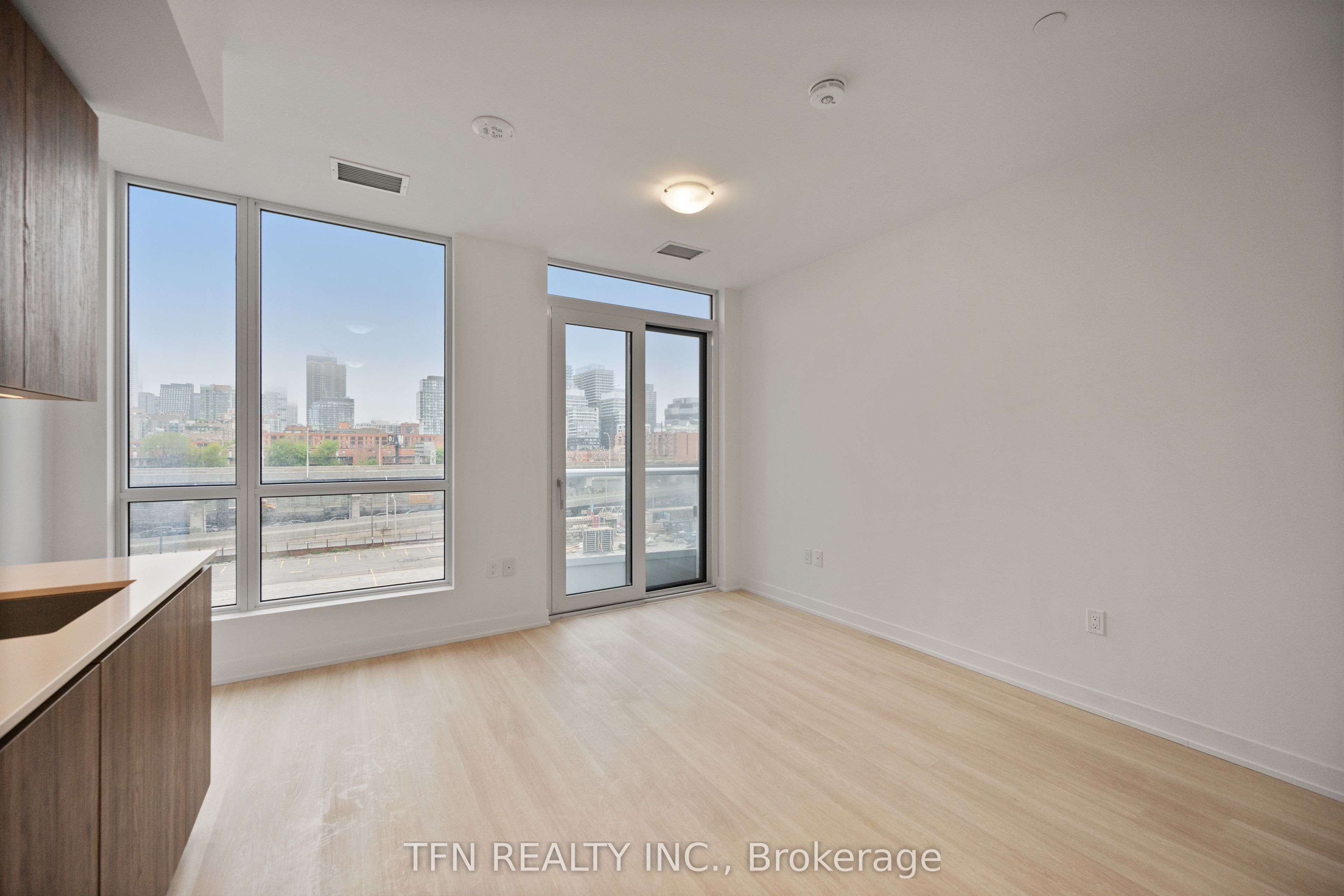 15 Richardson Street 504, Toronto, ON M5A 0Y5 photo 4