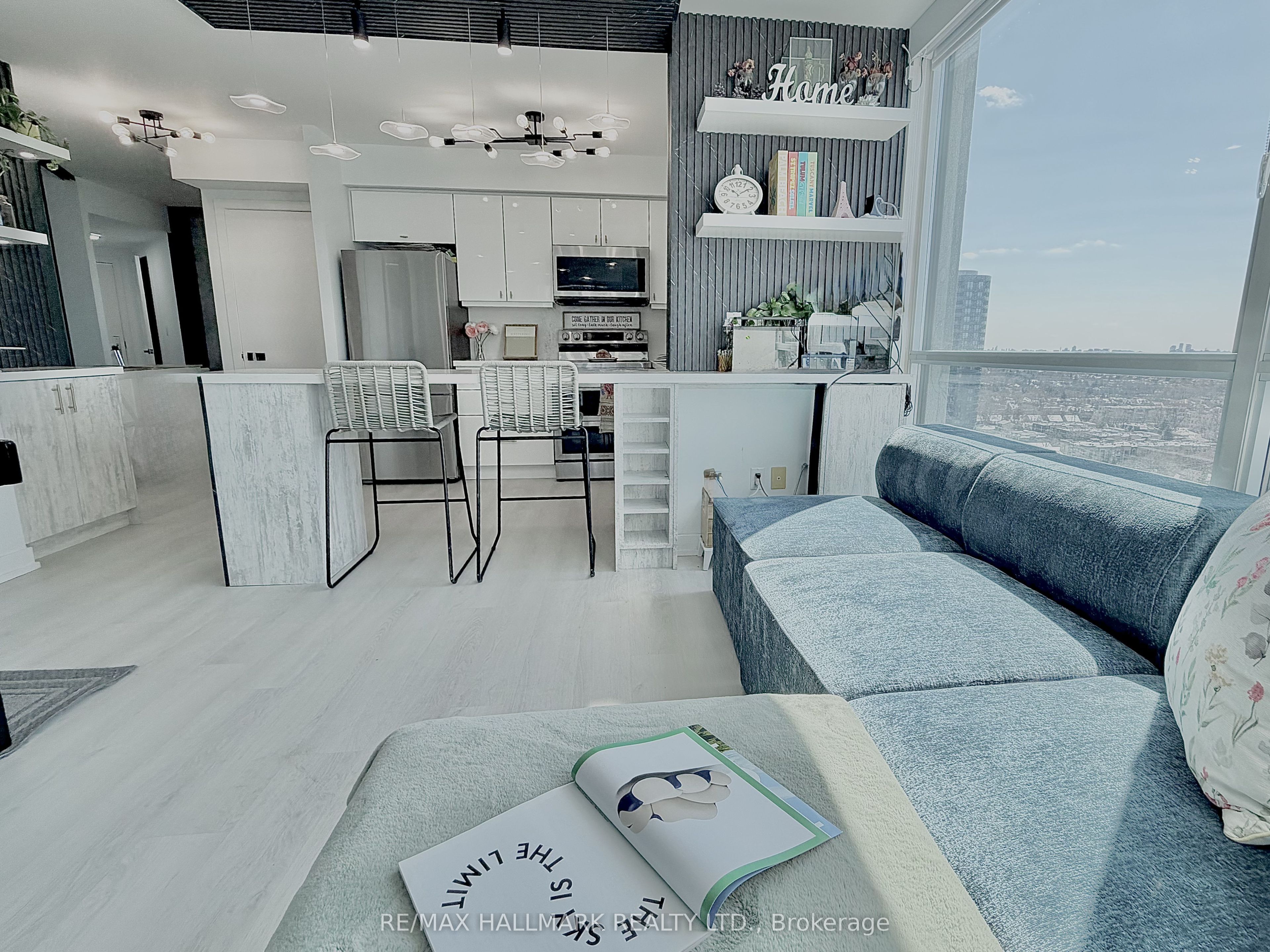 5740 Yonge Street 1904, Toronto, ON M2M 0B1 photo 3