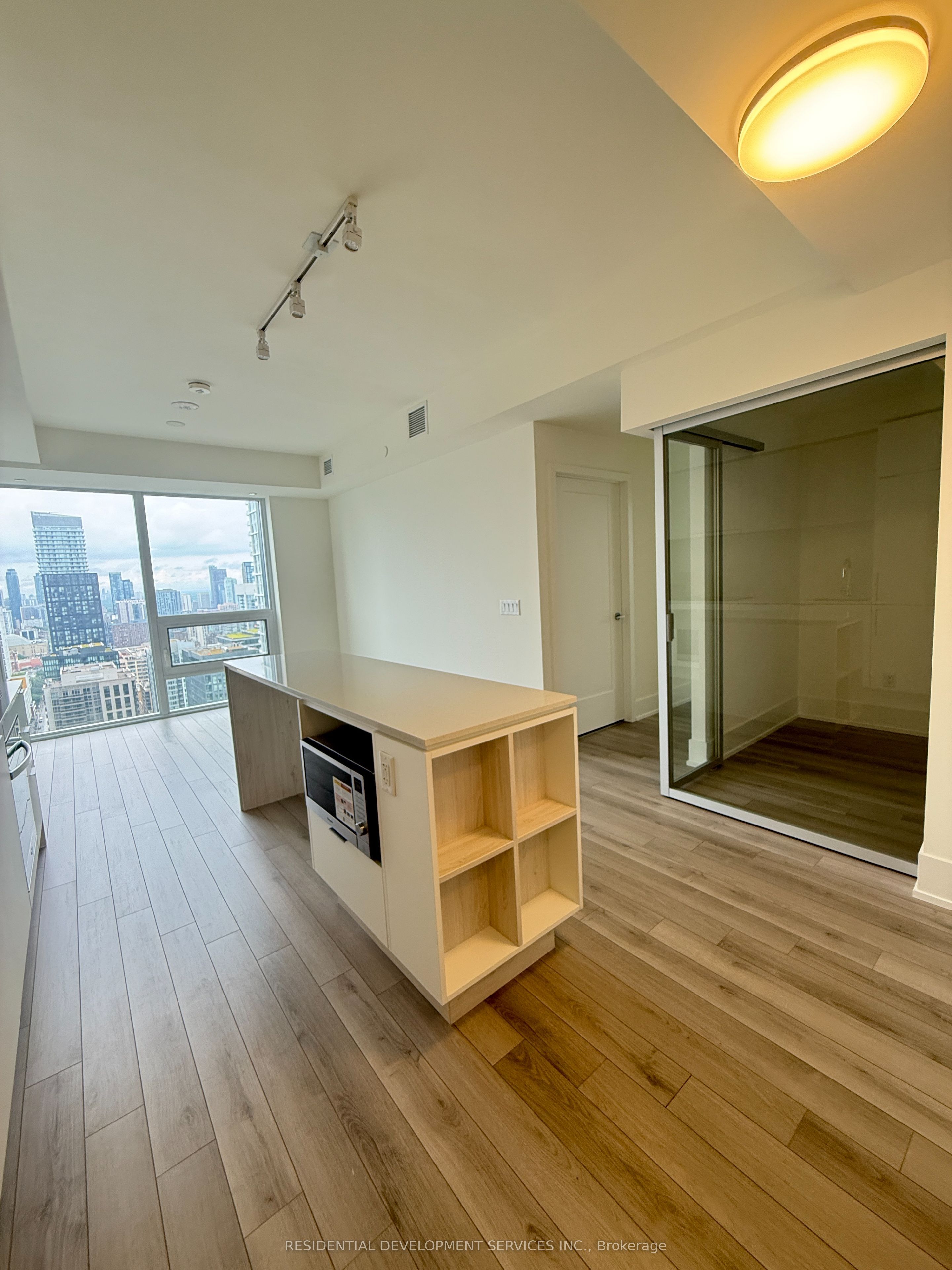 89 Church Street 4304, Toronto, ON M5C 0B7 photo 4