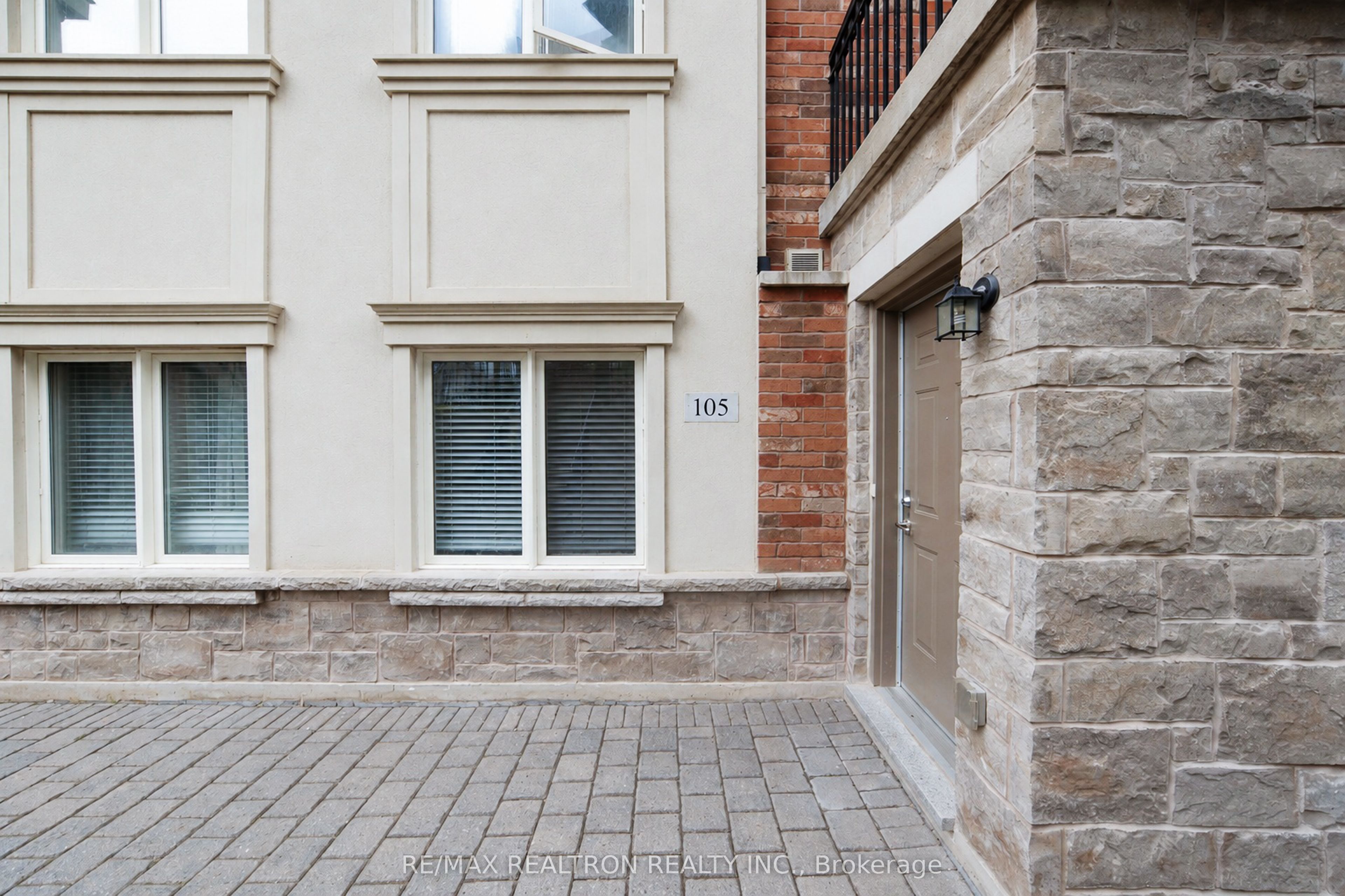 17 Coneflower Crescent 105, Toronto, ON M2R 0A5 photo 3