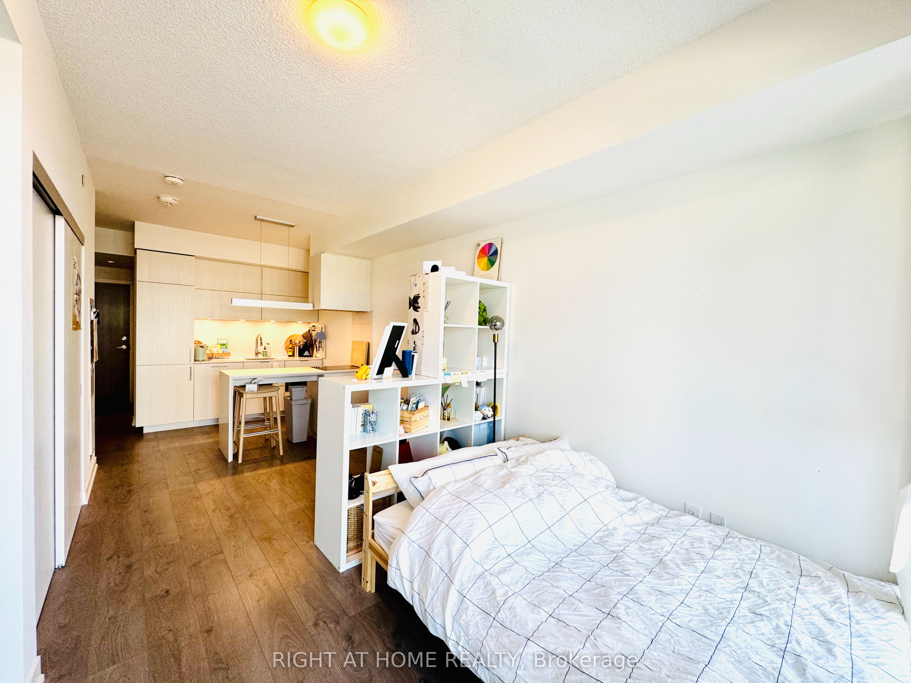 20 Richardson Street 404, Toronto, ON M5A 4J9 photo 3