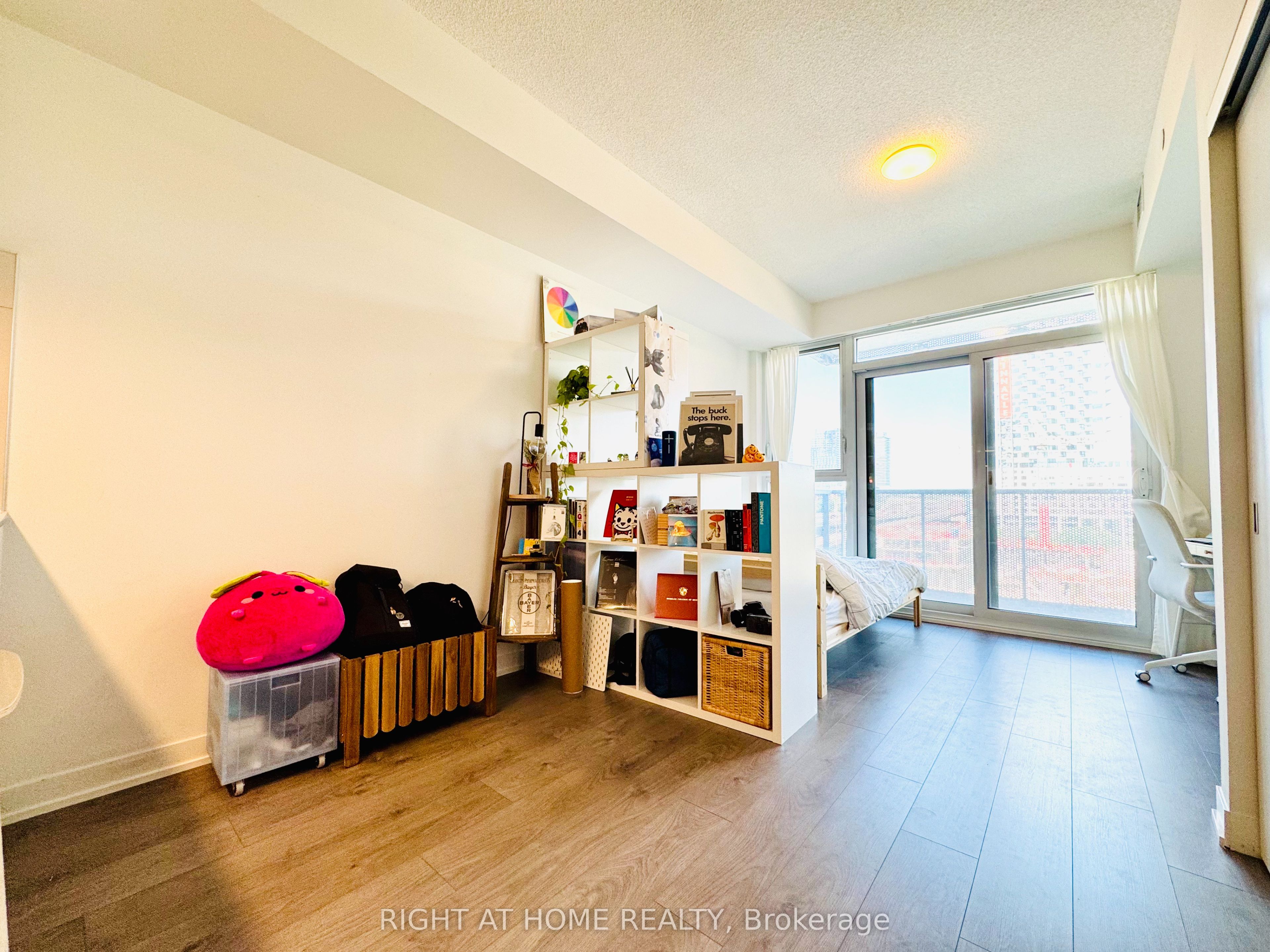 20 Richardson Street 404, Toronto, ON M5A 4J9 photo 4
