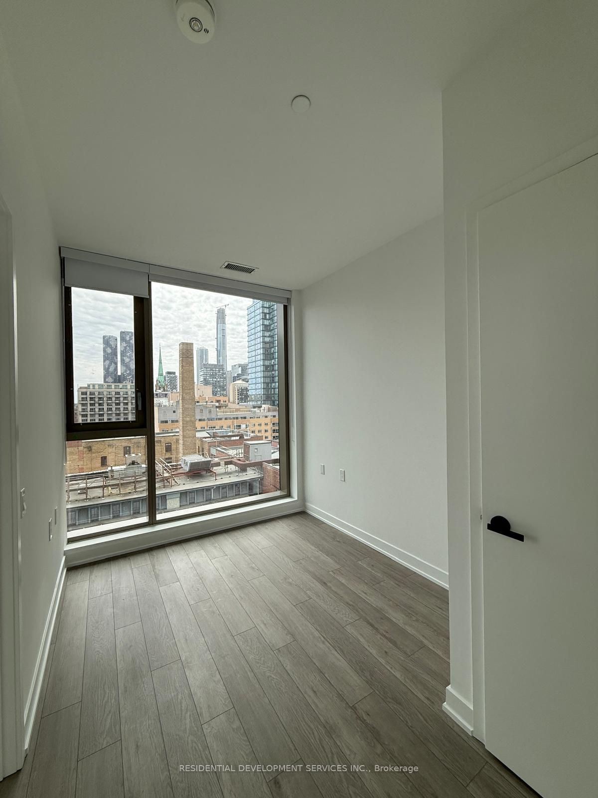88 Queen Street 703, Toronto, ON M5C 0B6 photo 3