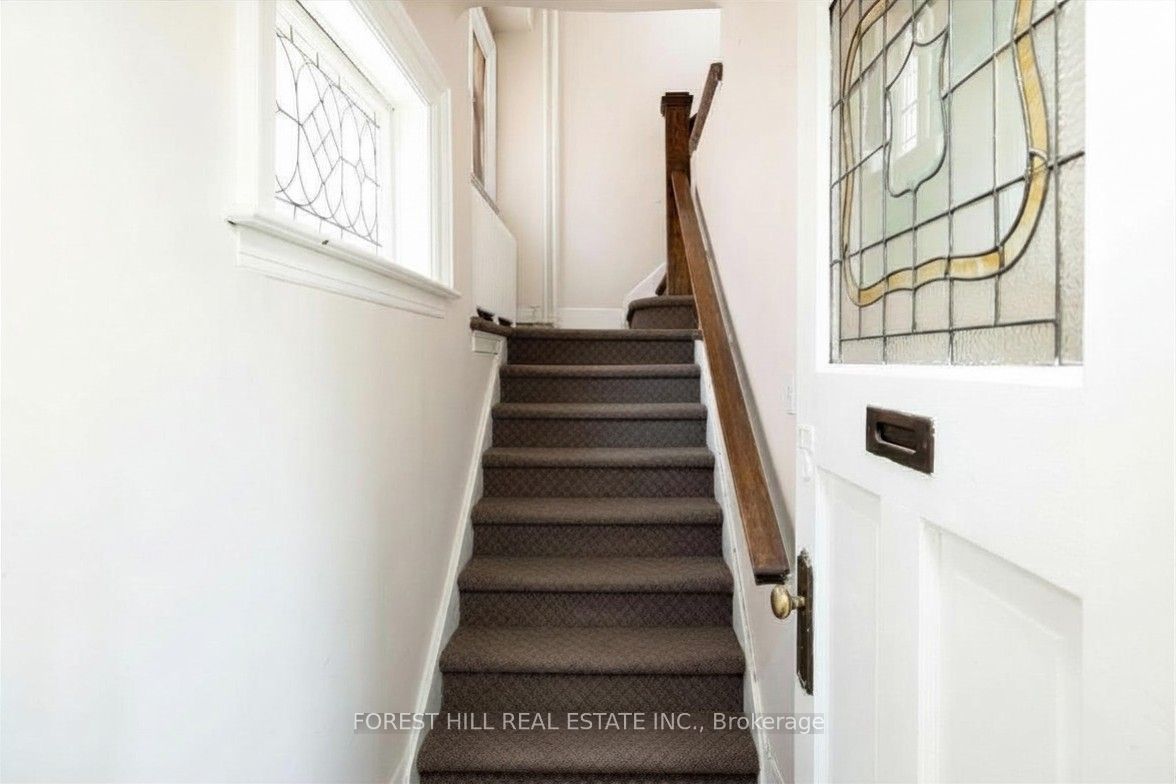 303 Lonsdale Road 3rd, Toronto, ON M4V 1X3 photo 5