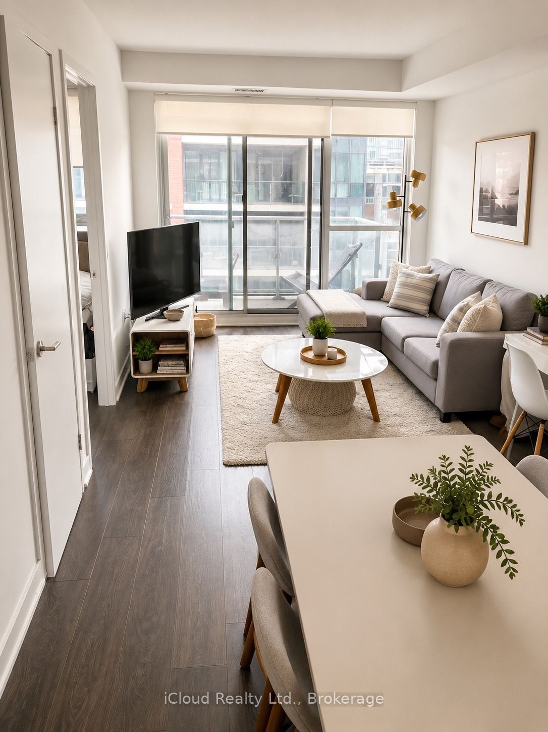 38 Iannuzzi Street 638, Toronto, ON M5V 0S2 photo 4