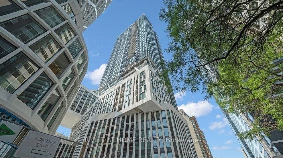 121 St Patrick Street 411, Toronto, ON M5T 0B8