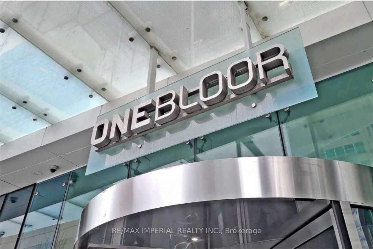 1 Bloor Street E 6407, Toronto, ON M4W 1A9 photo 2