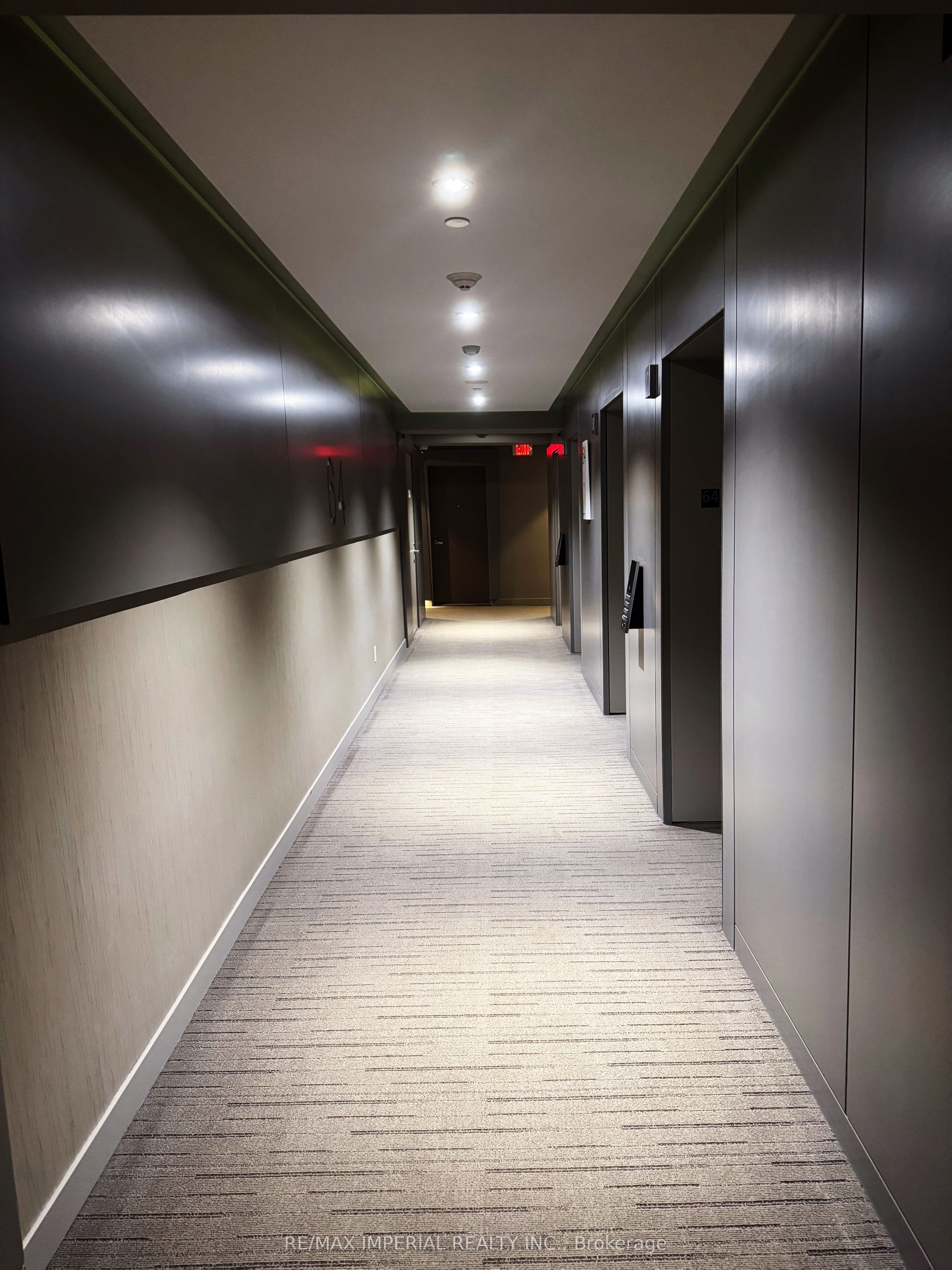 1 Bloor Street E 6407, Toronto, ON M4W 1A9 photo 3