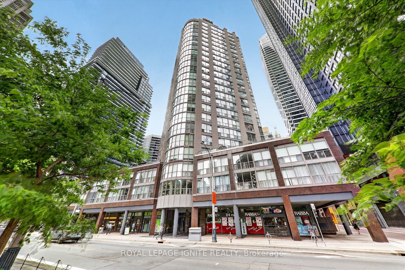 24 Wellesley Street W 1206, Toronto, ON M4Y 2X6 photo 2