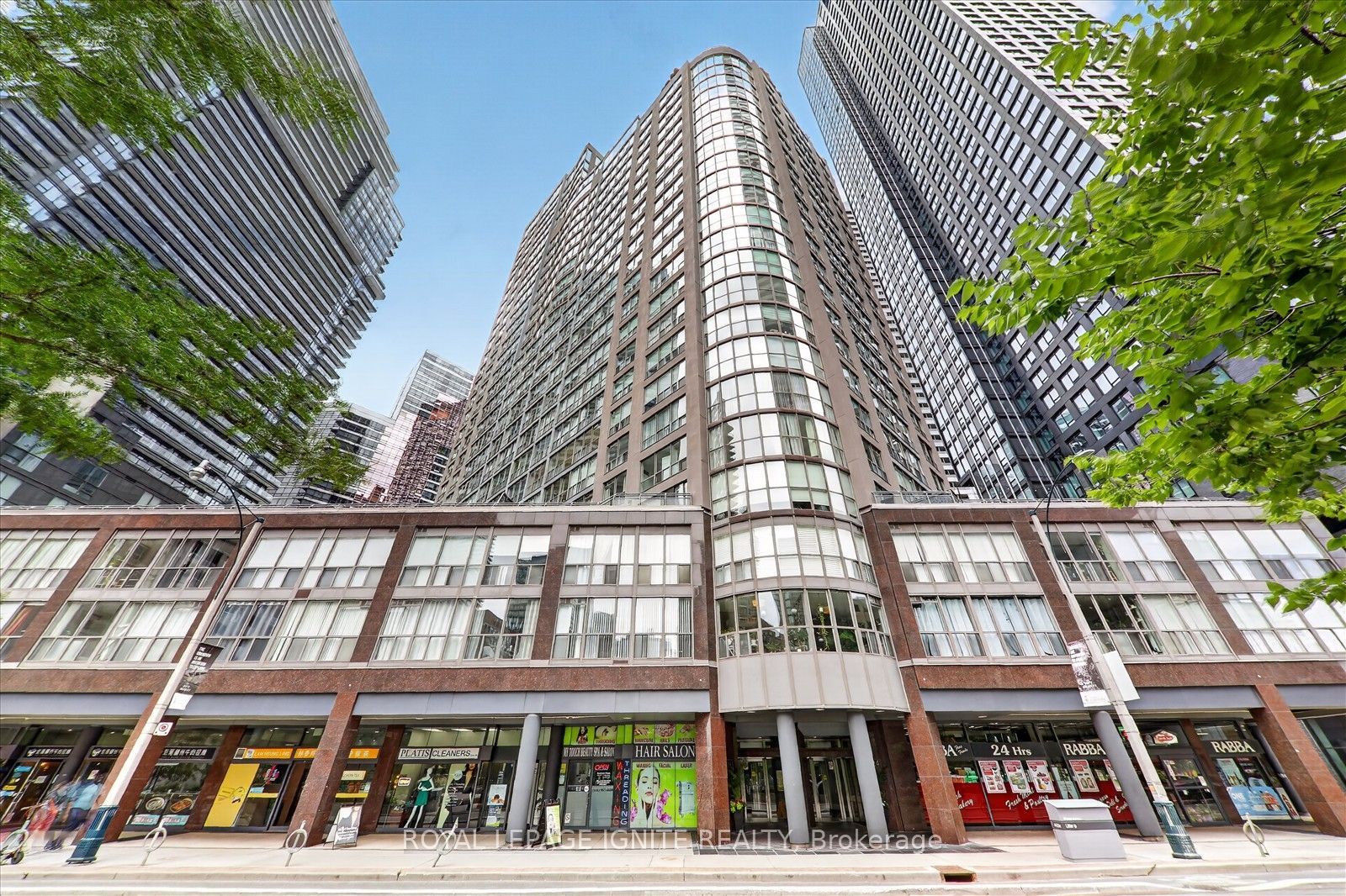 24 Wellesley Street W 1206, Toronto, ON M4Y 2X6 photo 4
