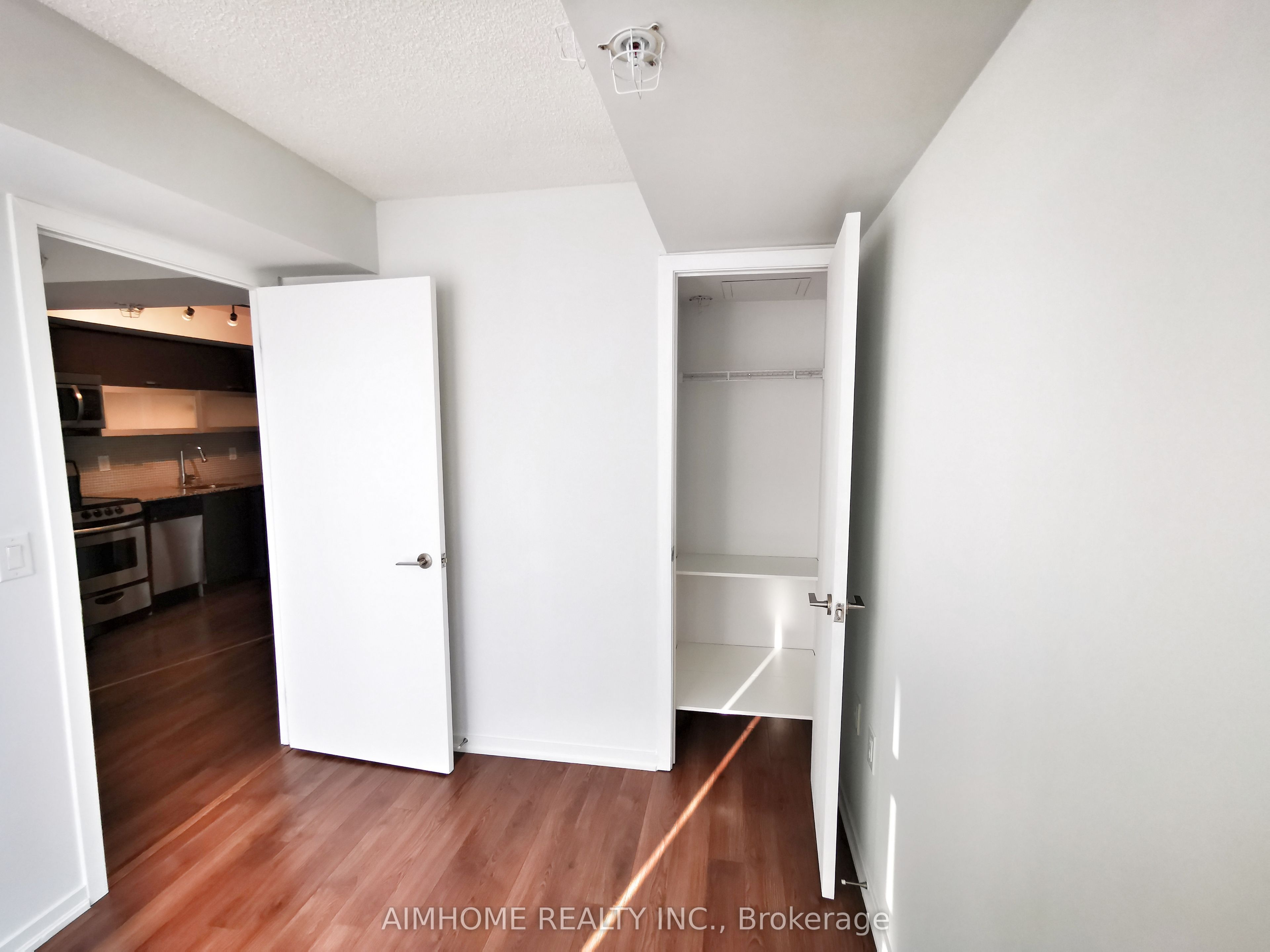 36 Lisgar Street 2207E, Toronto, ON M6J 3G2 photo 5