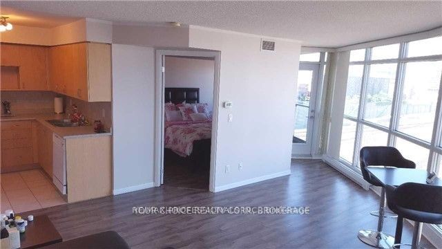 18 Yonge Street 1311, Toronto, ON M5E 1Z8 photo 4