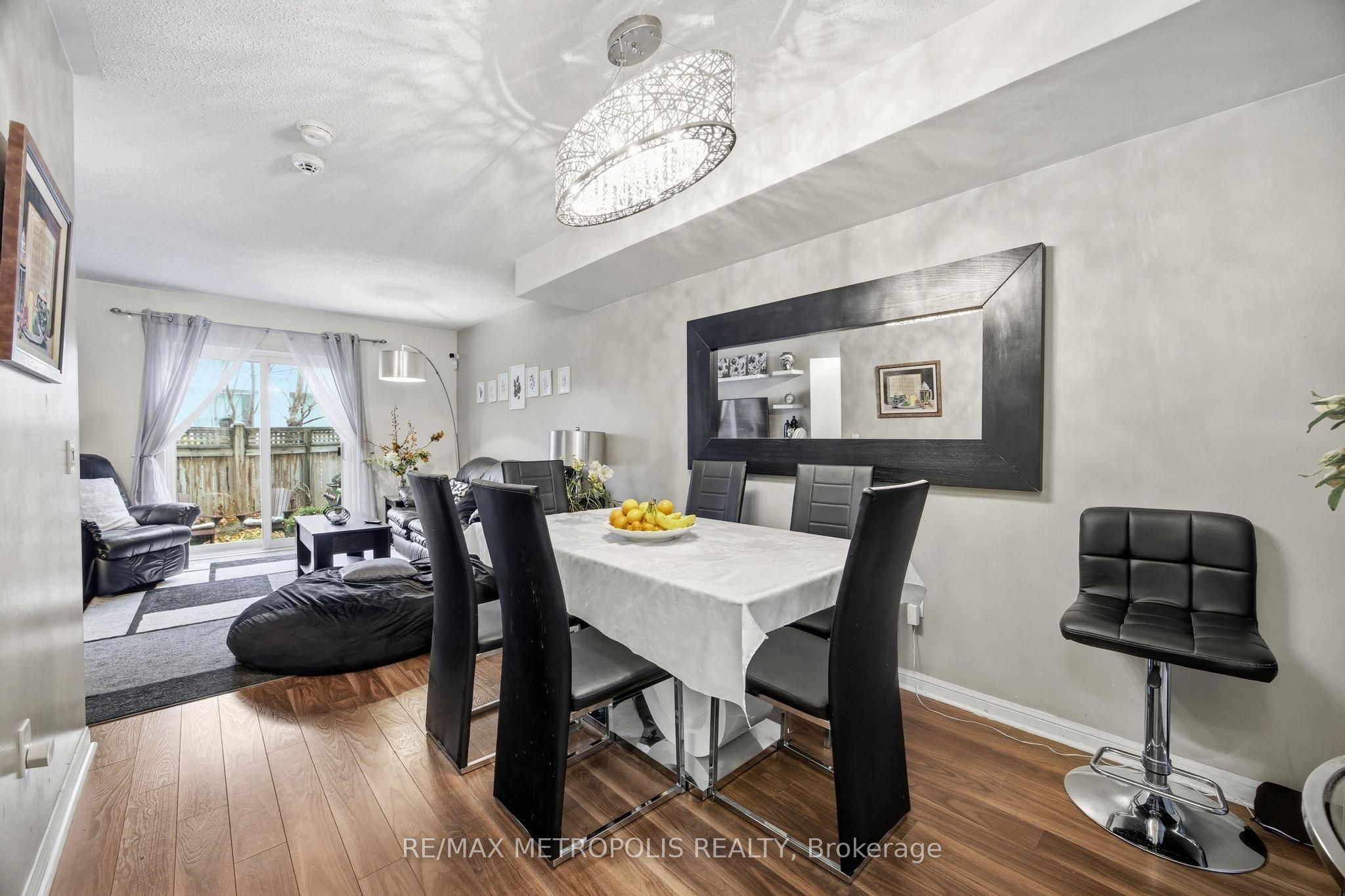 21 Replin Road 40, Toronto, ON M6A 2M8 photo 5