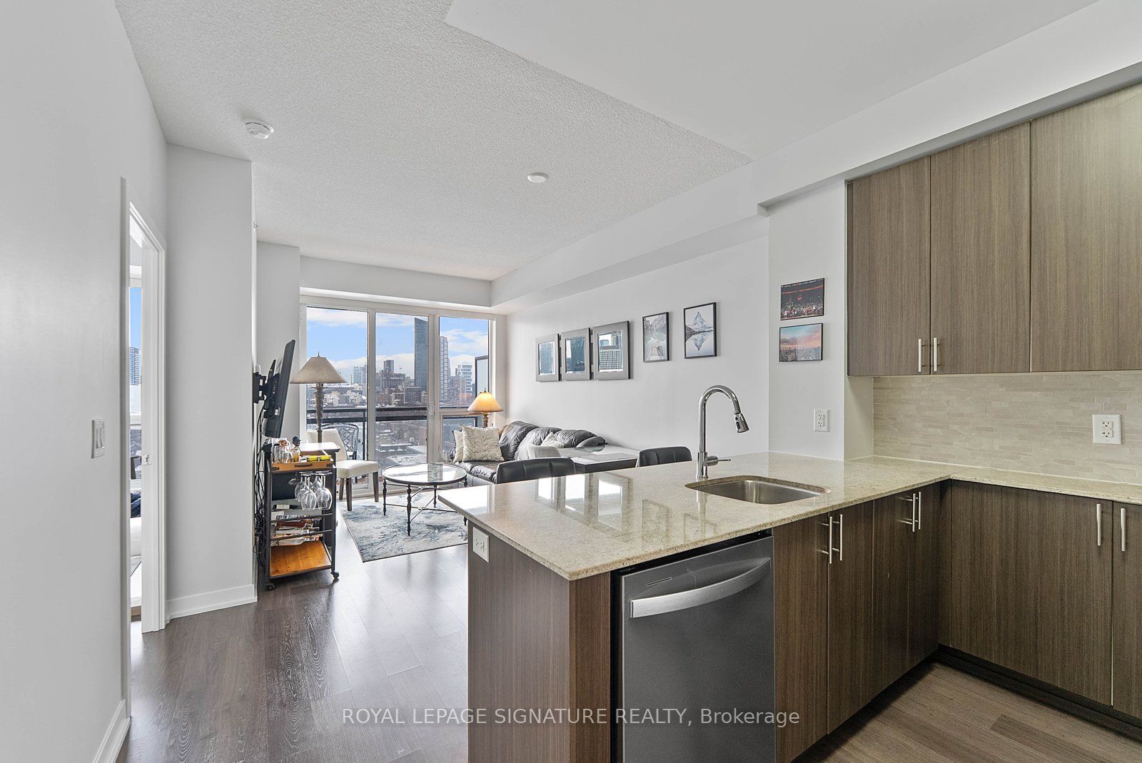 225 Sackville Street 1405, Toronto, ON M5A 3H1