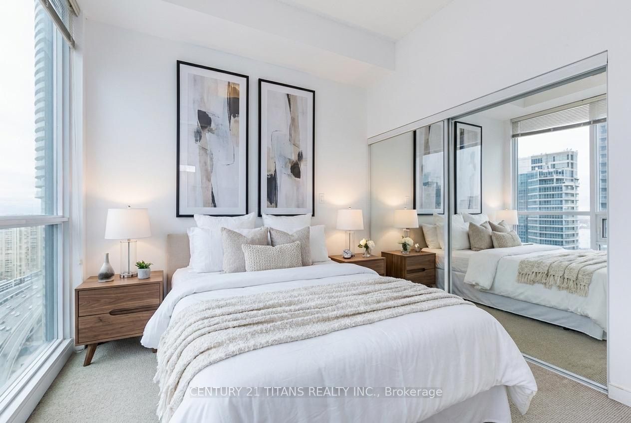 55 Bremner Boulevard 2807, Toronto, ON M5J 0A6 photo 2