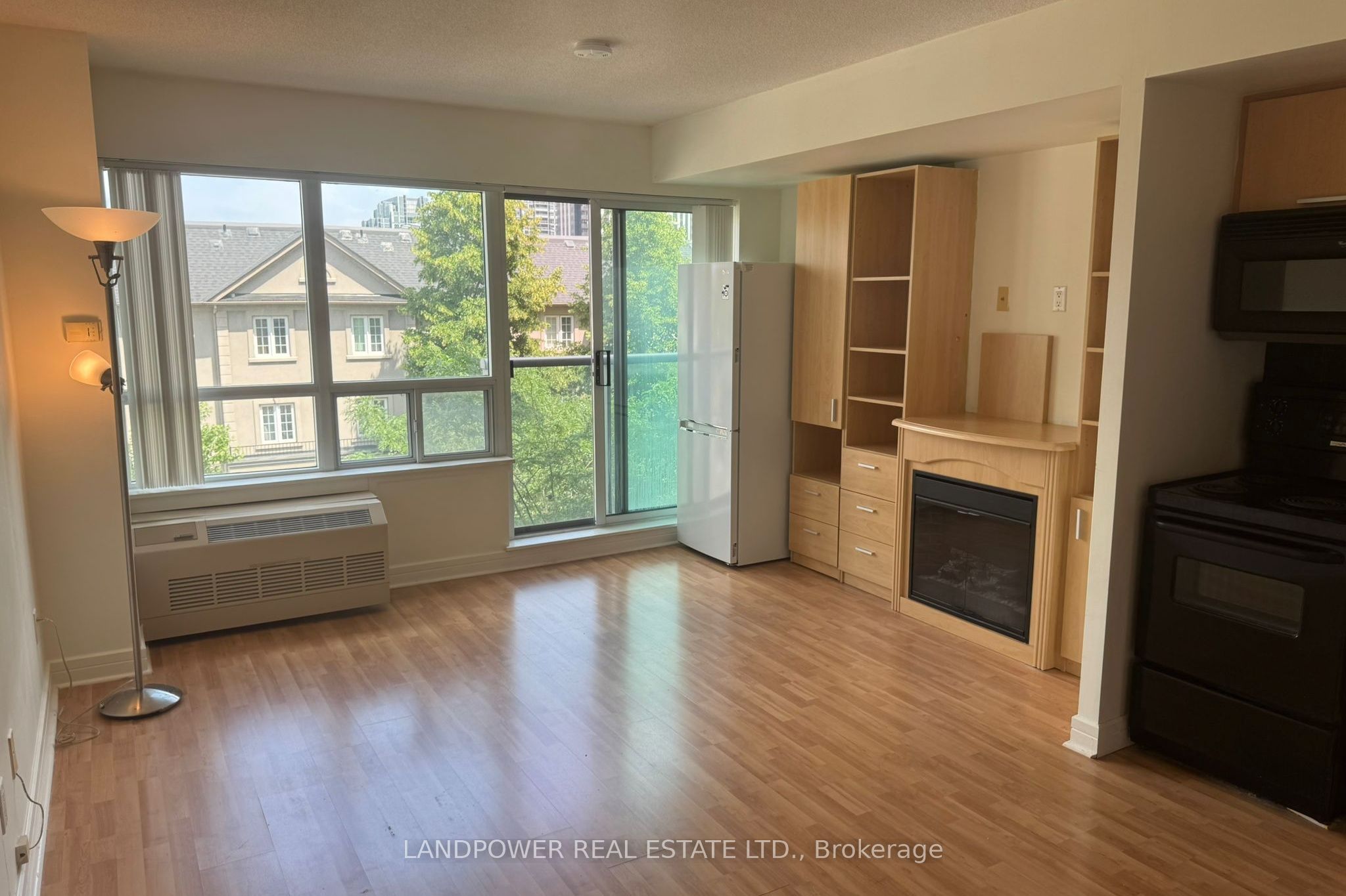 19 Avondale Avenue 312, Toronto, ON M2N 0A6