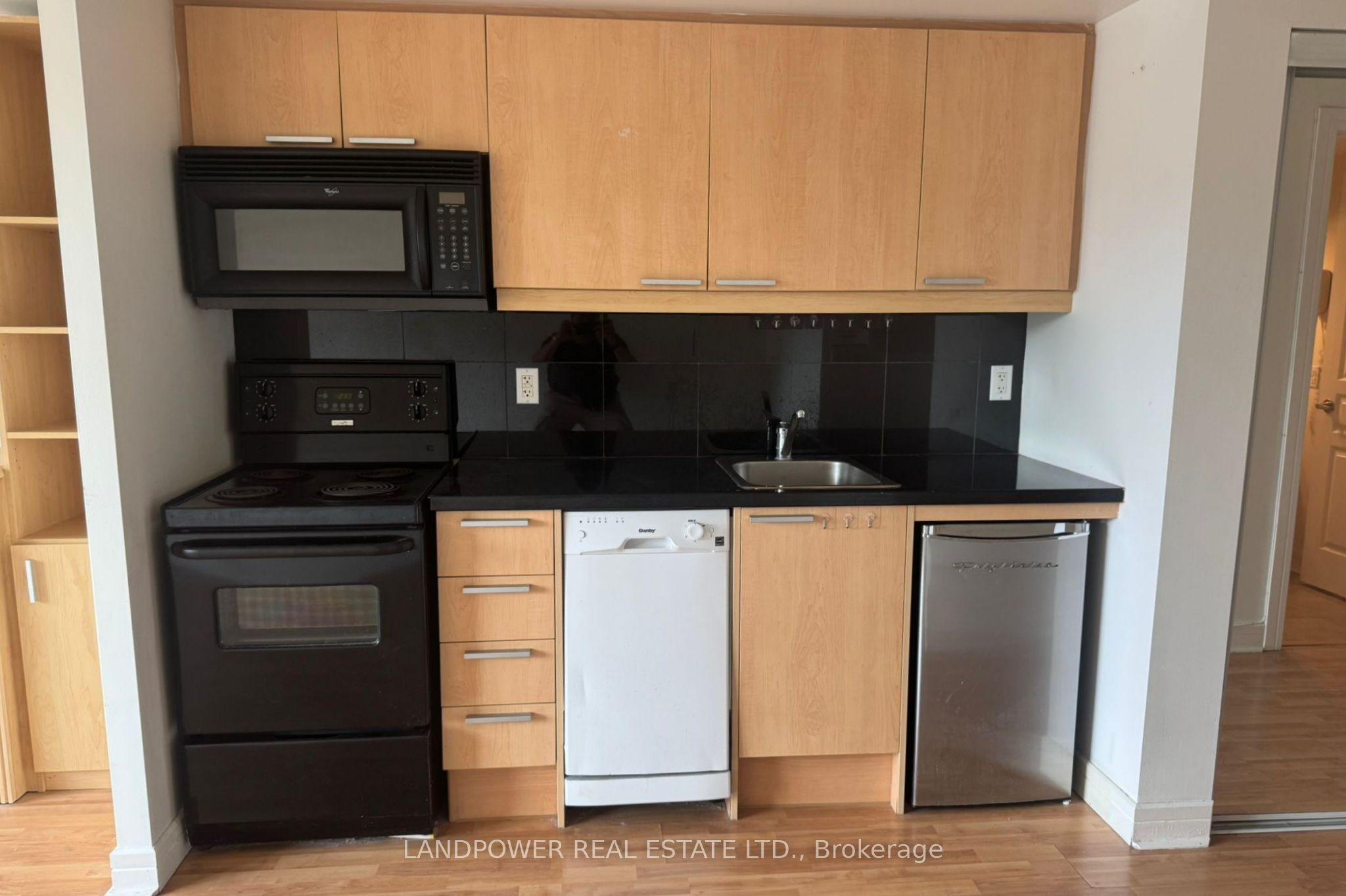 19 Avondale Avenue 312, Toronto, ON M2N 0A6 photo 3