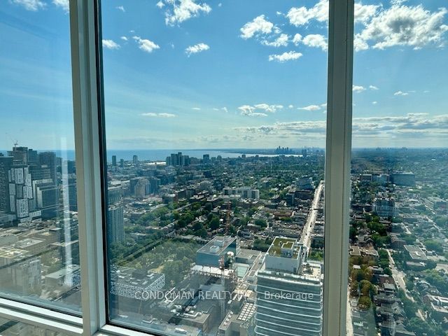 488 University Avenue 4316, Toronto, ON M5G 0C1