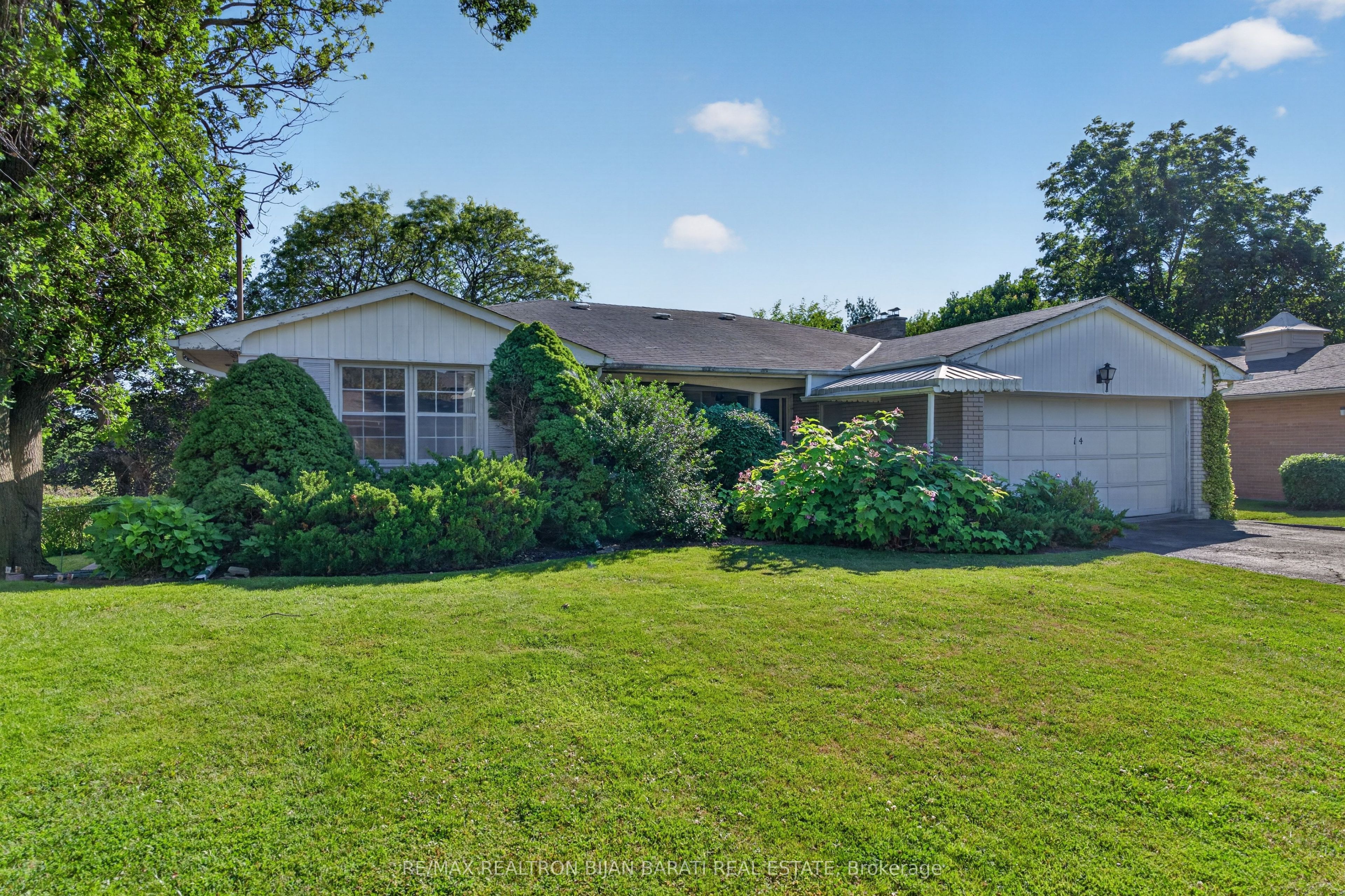 14 Heathview Avenue, Toronto, ON M2K 2C1