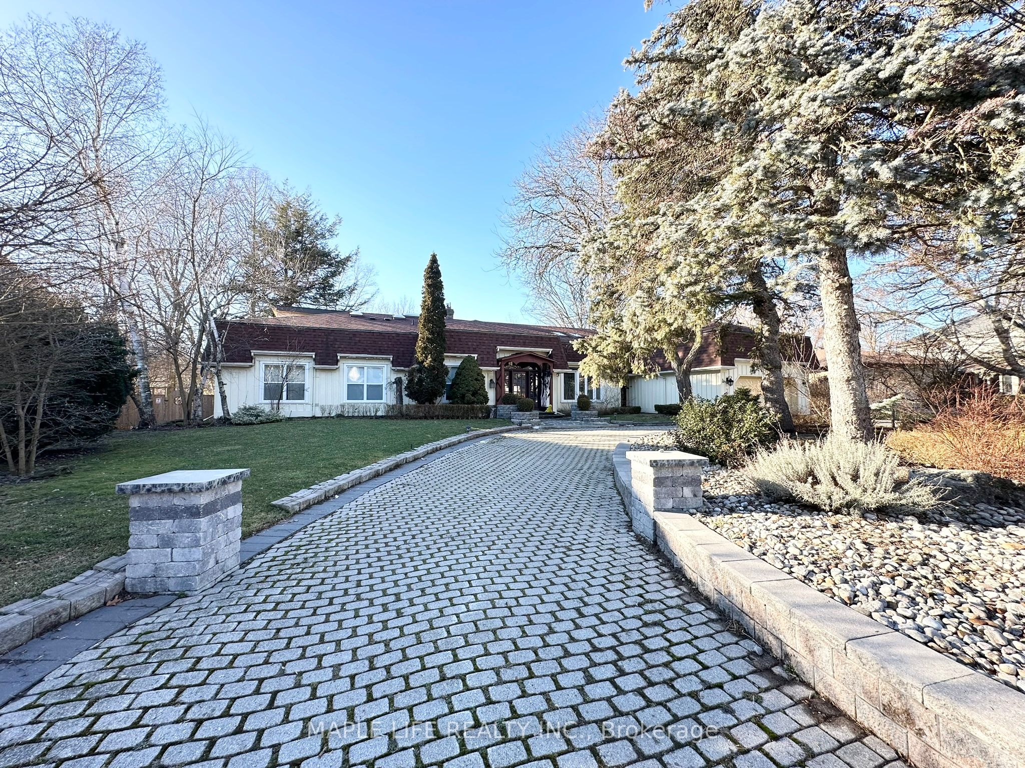 16 Brian Cliff Drive, Toronto, ON M3B 2G2 photo 4