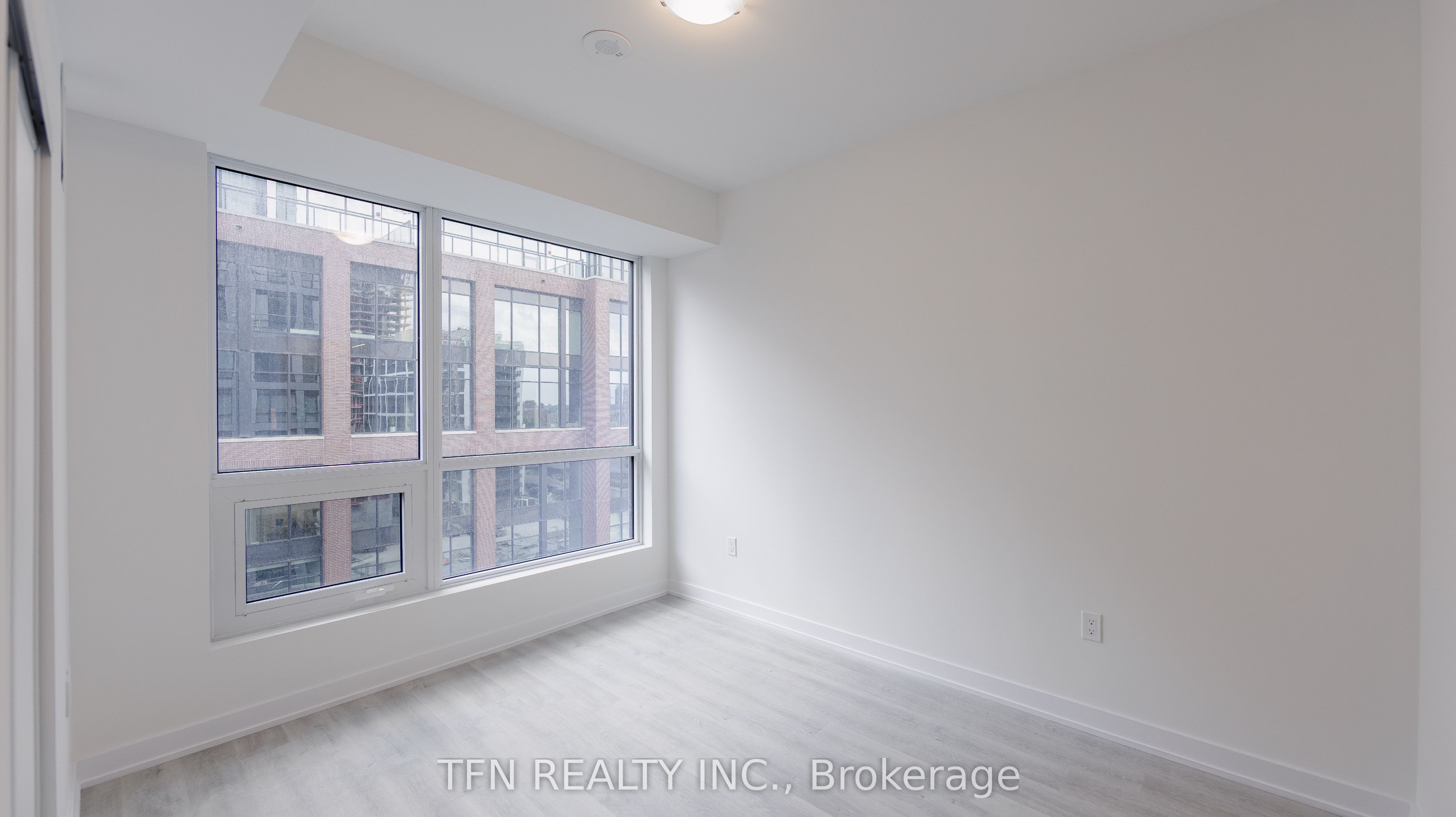 15 Richardson Street 1028, Toronto, ON M5A 0Y5 photo 2