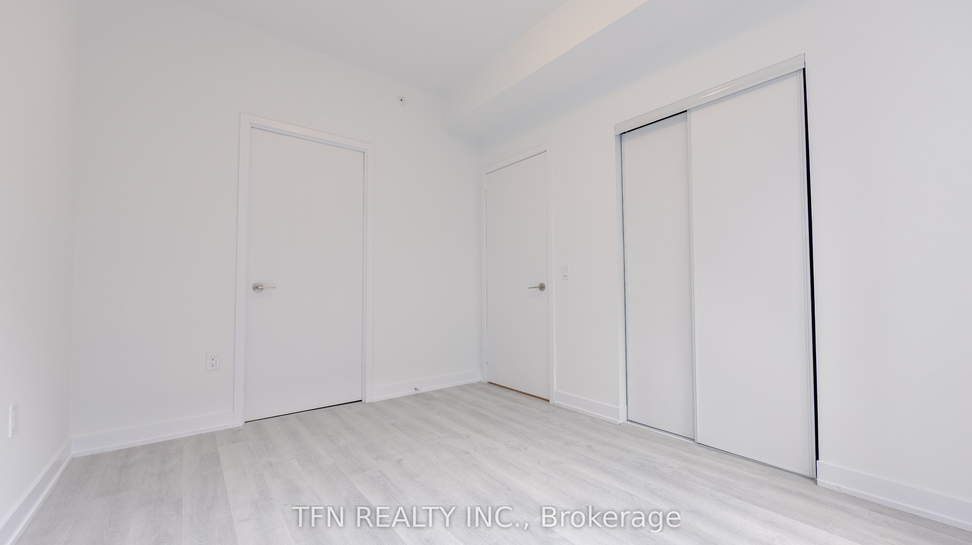 15 Richardson Street 1028, Toronto, ON M5A 0Y5 photo 4