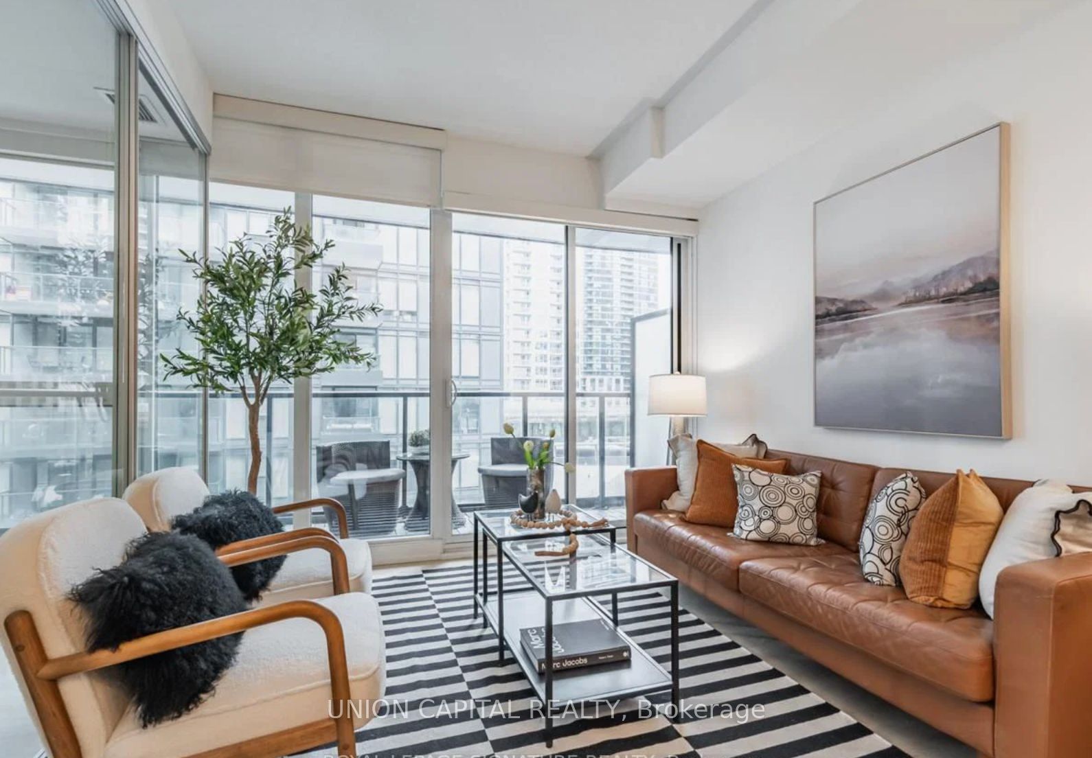 90 Queens Wharf Road 508, Toronto, ON M5V 0E6